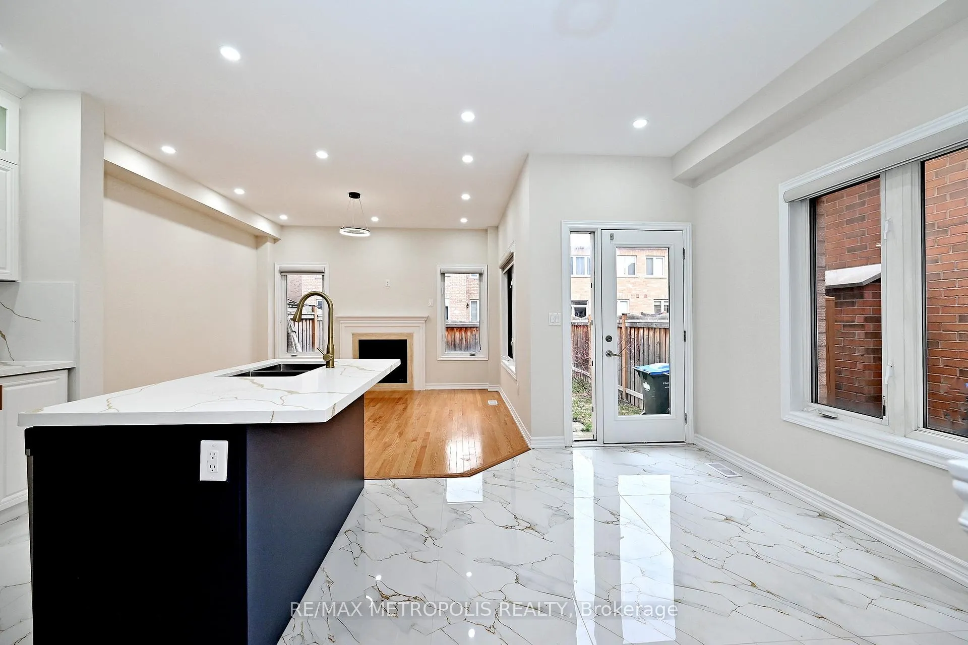 Photo 8 of 30 Wasaga Road, Brampton, Credit Valley — HOMEH