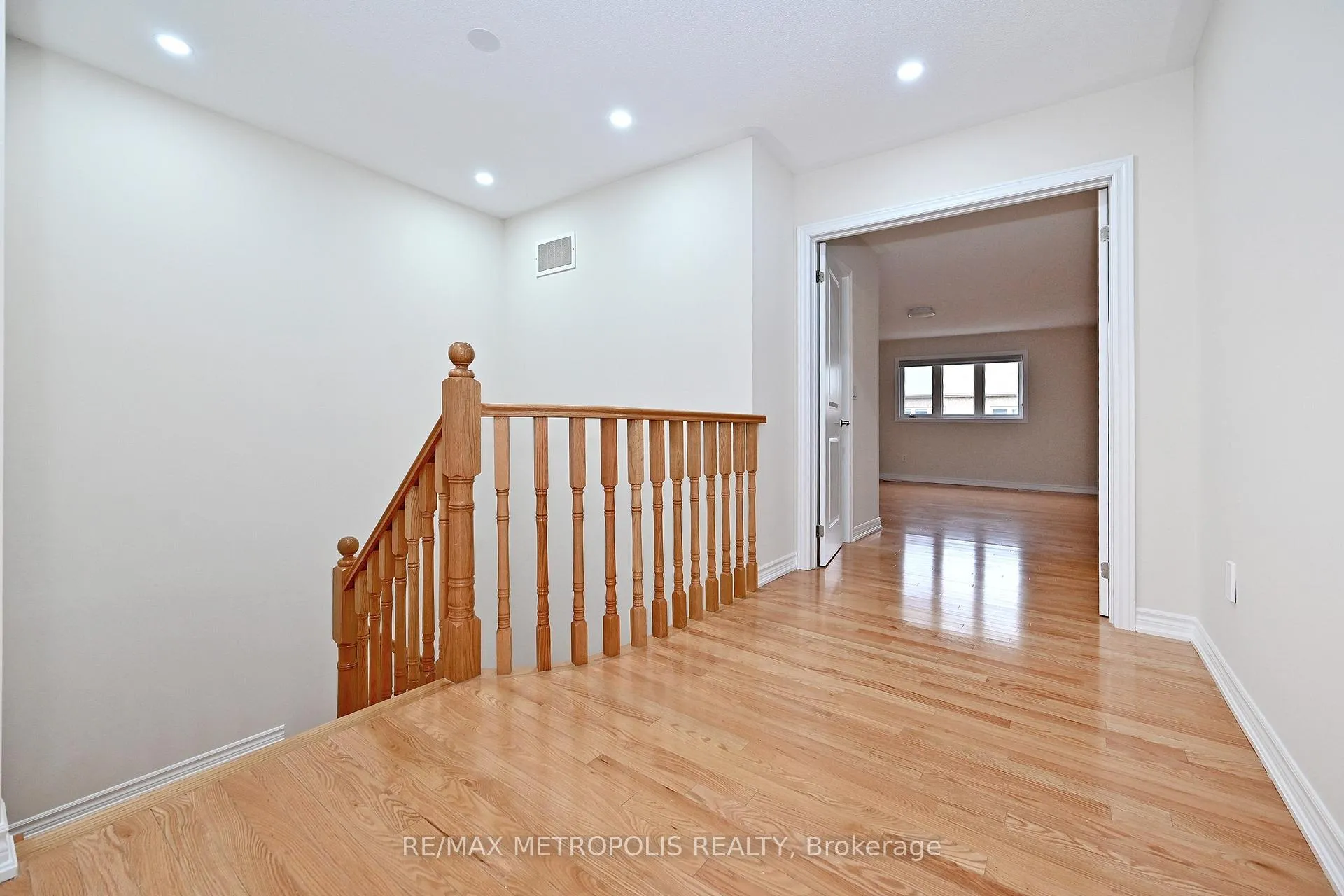 Photo 32 of 30 Wasaga Road, Brampton, Credit Valley — HOMEH