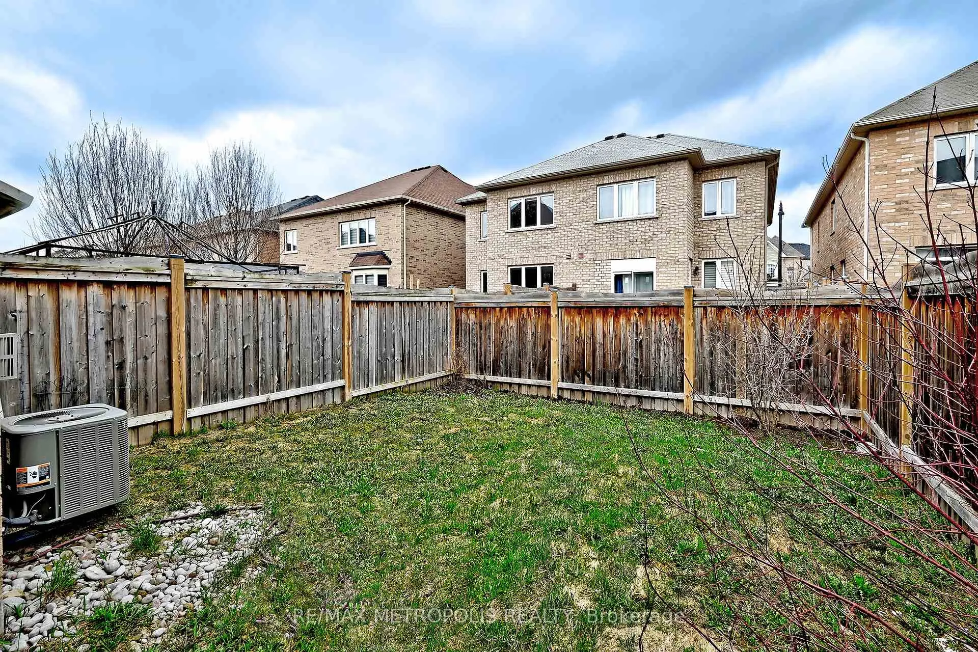 Photo 47 of 30 Wasaga Road, Brampton, Credit Valley — HOMEH