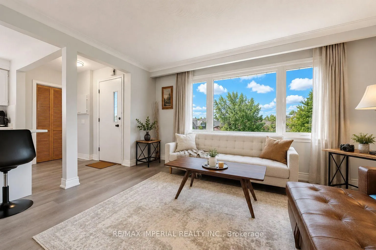Photo 6 of Unit Main, 711 Gilbert Street W, Whitby, Downtown Whitby — HOMEH