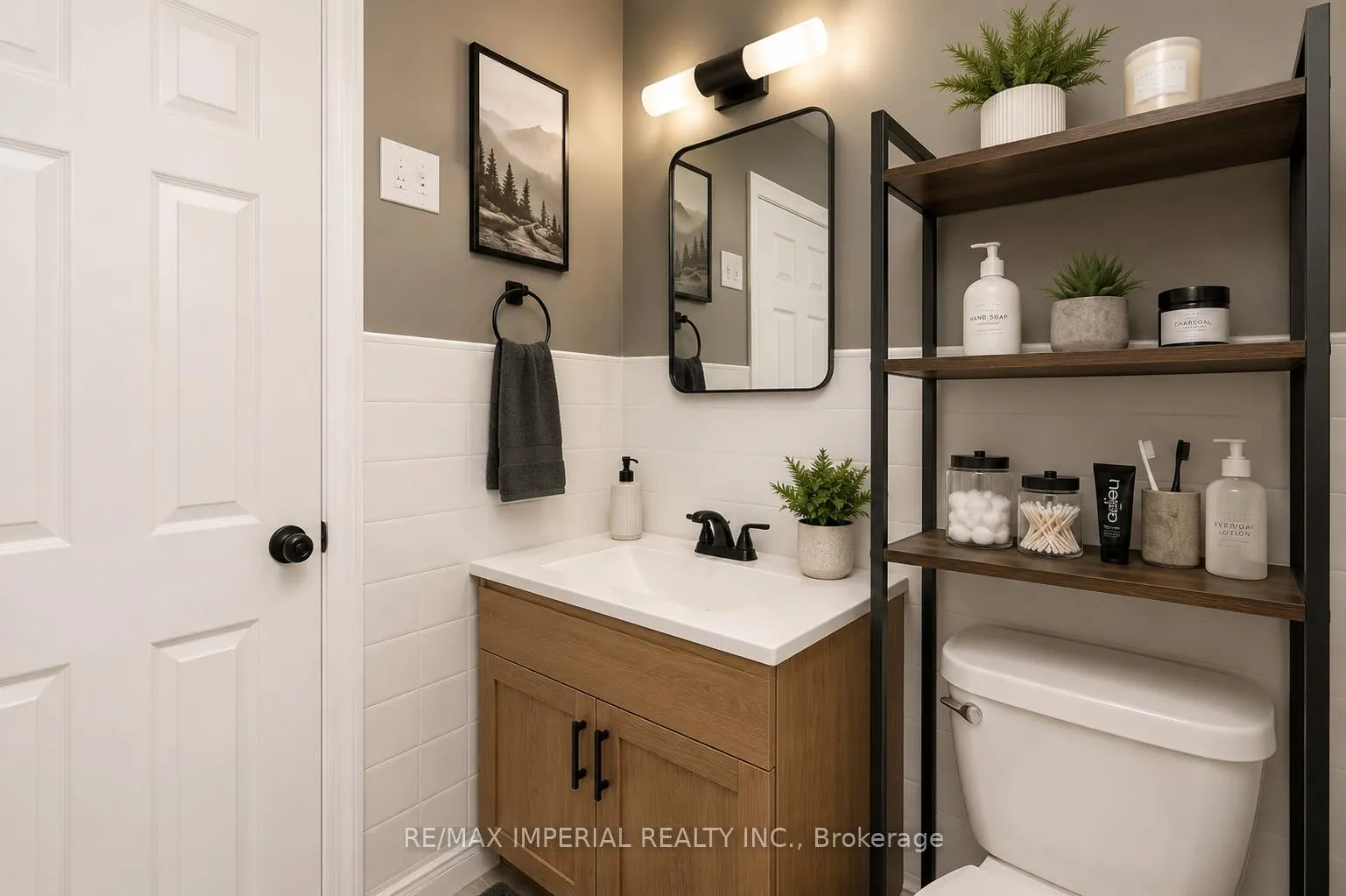 Photo 11 of Unit Main, 711 Gilbert Street W, Whitby, Downtown Whitby — HOMEH