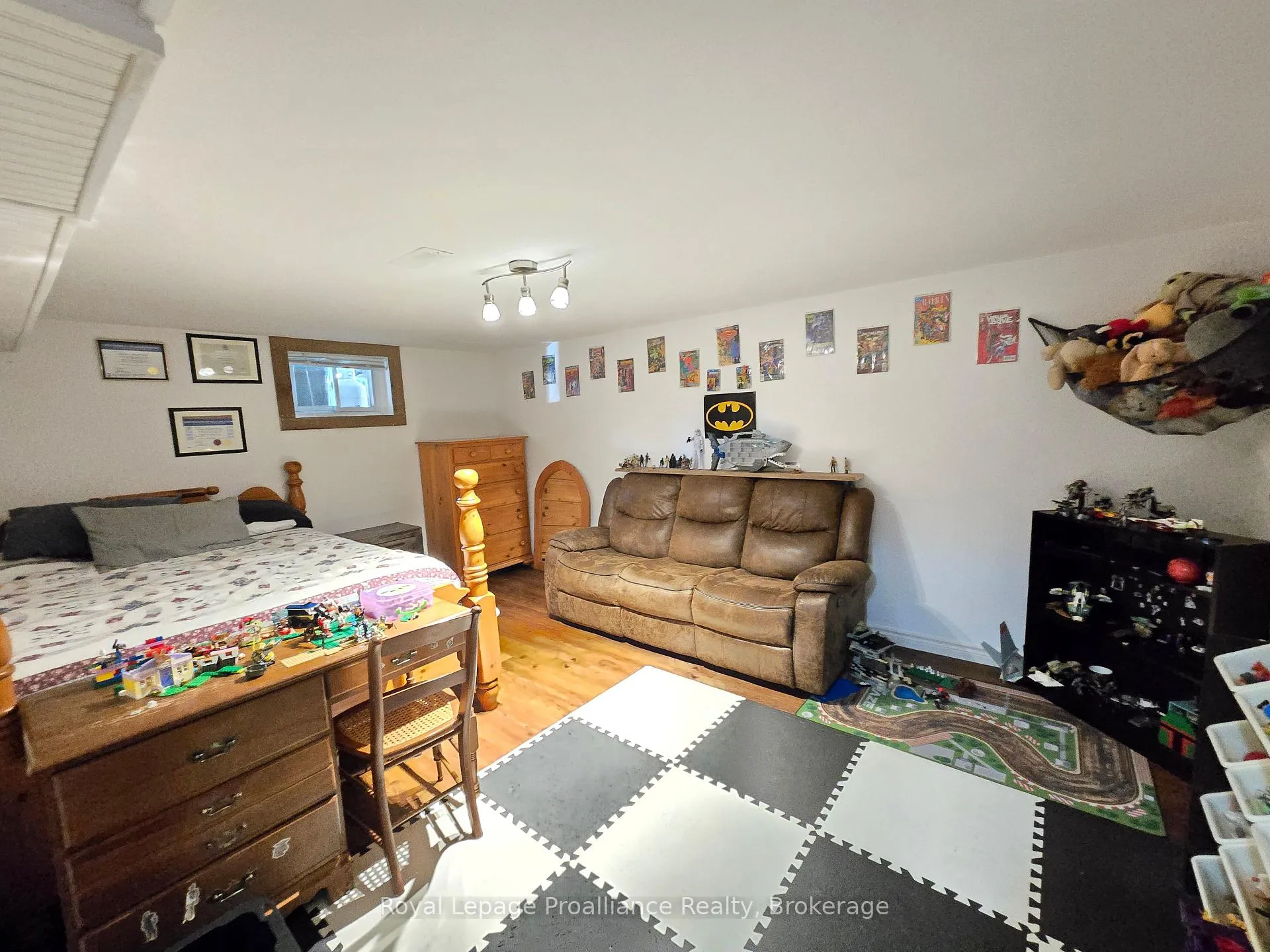 Photo 9 of 16 Auburn Street, Belleville, Belleville Ward — HOMEH