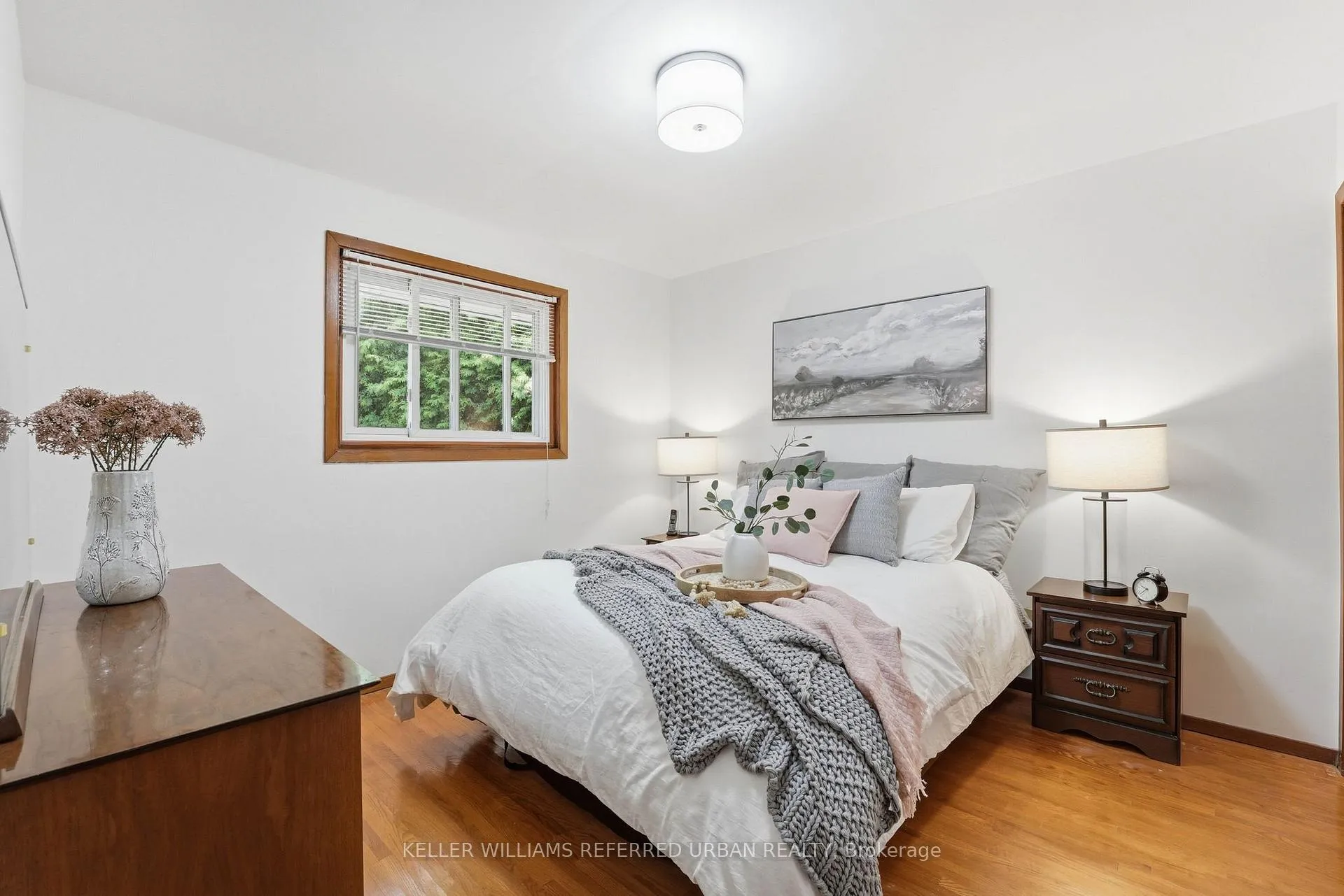 Photo 4 of 318 Marion Avenue, Oshawa, McLaughlin — HOMEH