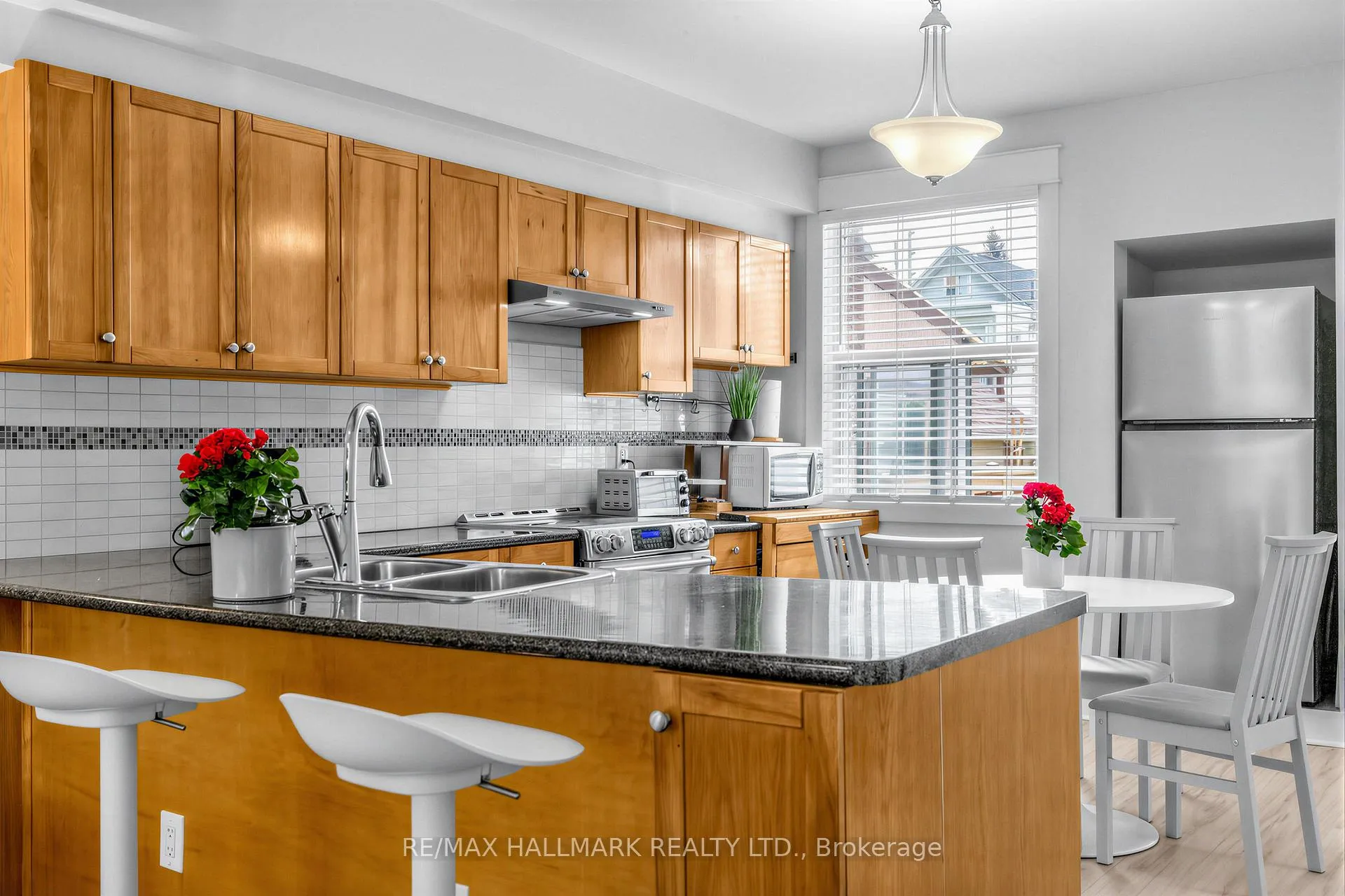 Photo 6 of 65 Wallington Avenue, Toronto, Woodbine-Lumsden — HOMEH