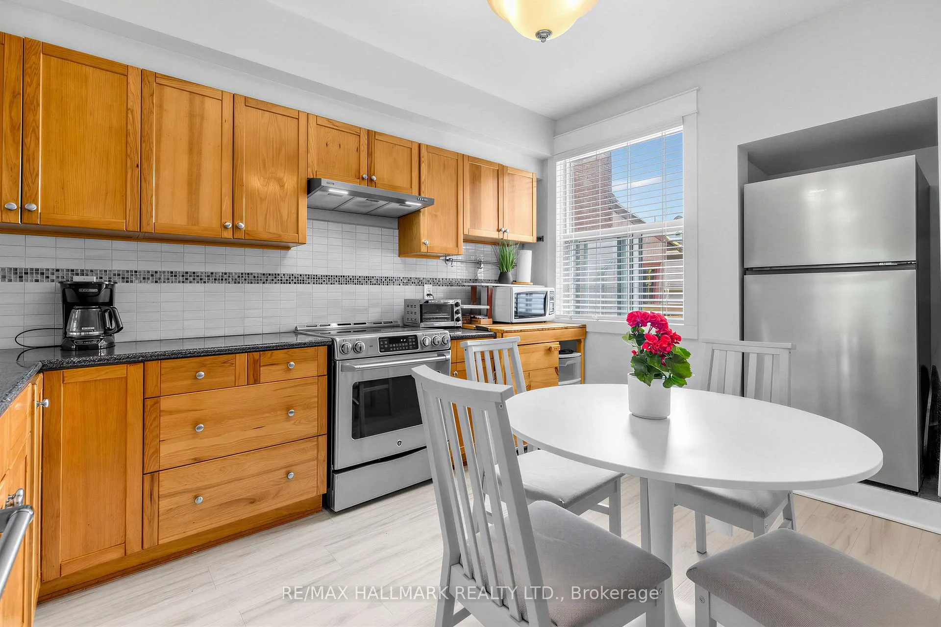 Photo 8 of 65 Wallington Avenue, Toronto, Woodbine-Lumsden — HOMEH