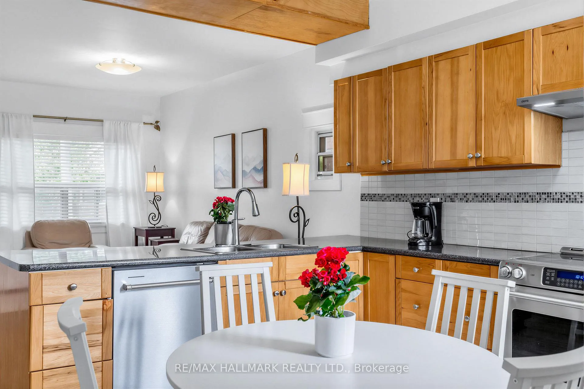 Photo 10 of 65 Wallington Avenue, Toronto, Woodbine-Lumsden — HOMEH