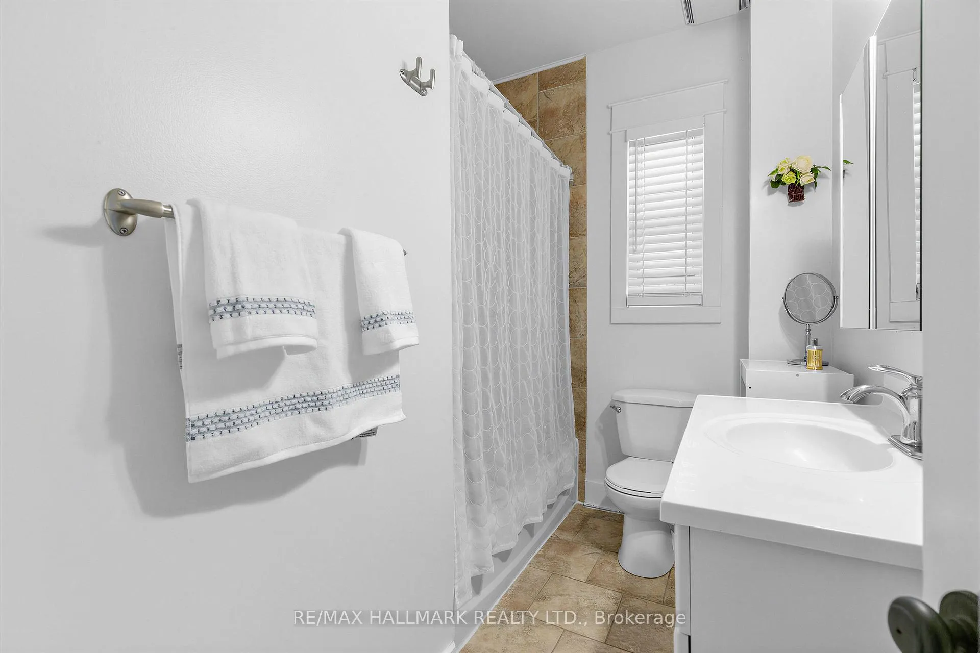 Photo 16 of 65 Wallington Avenue, Toronto, Woodbine-Lumsden — HOMEH