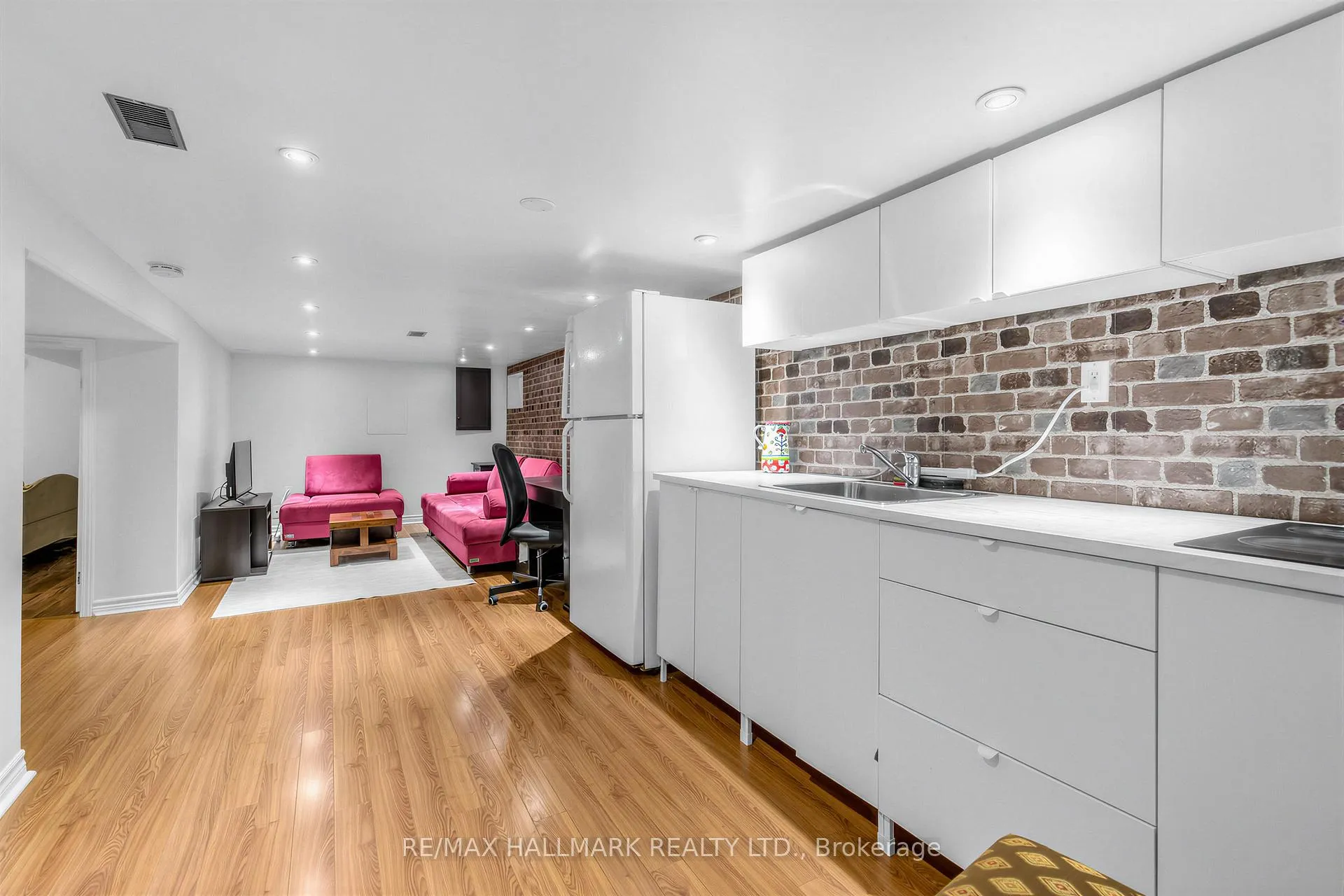 Photo 19 of 65 Wallington Avenue, Toronto, Woodbine-Lumsden — HOMEH