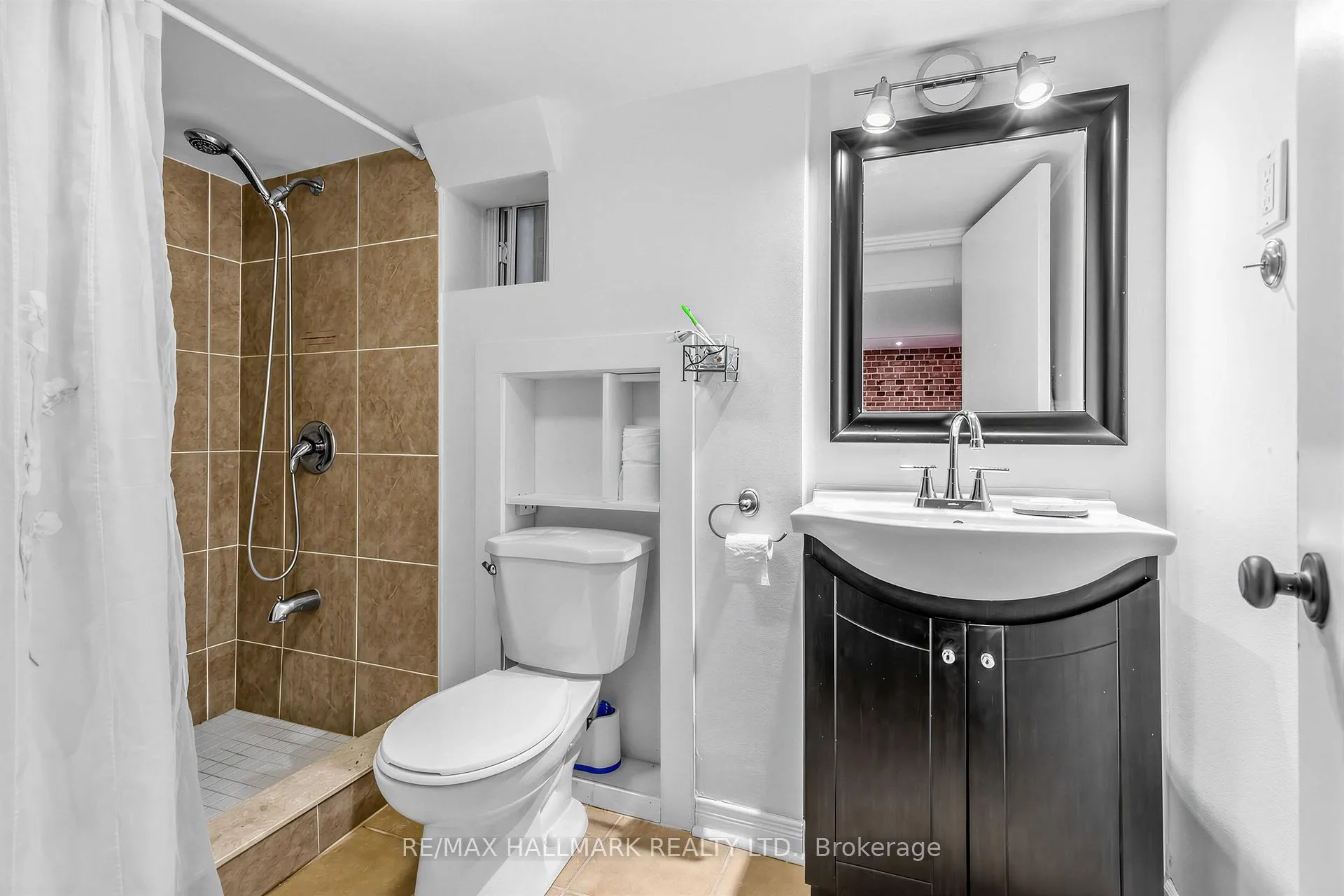 Photo 23 of 65 Wallington Avenue, Toronto, Woodbine-Lumsden — HOMEH