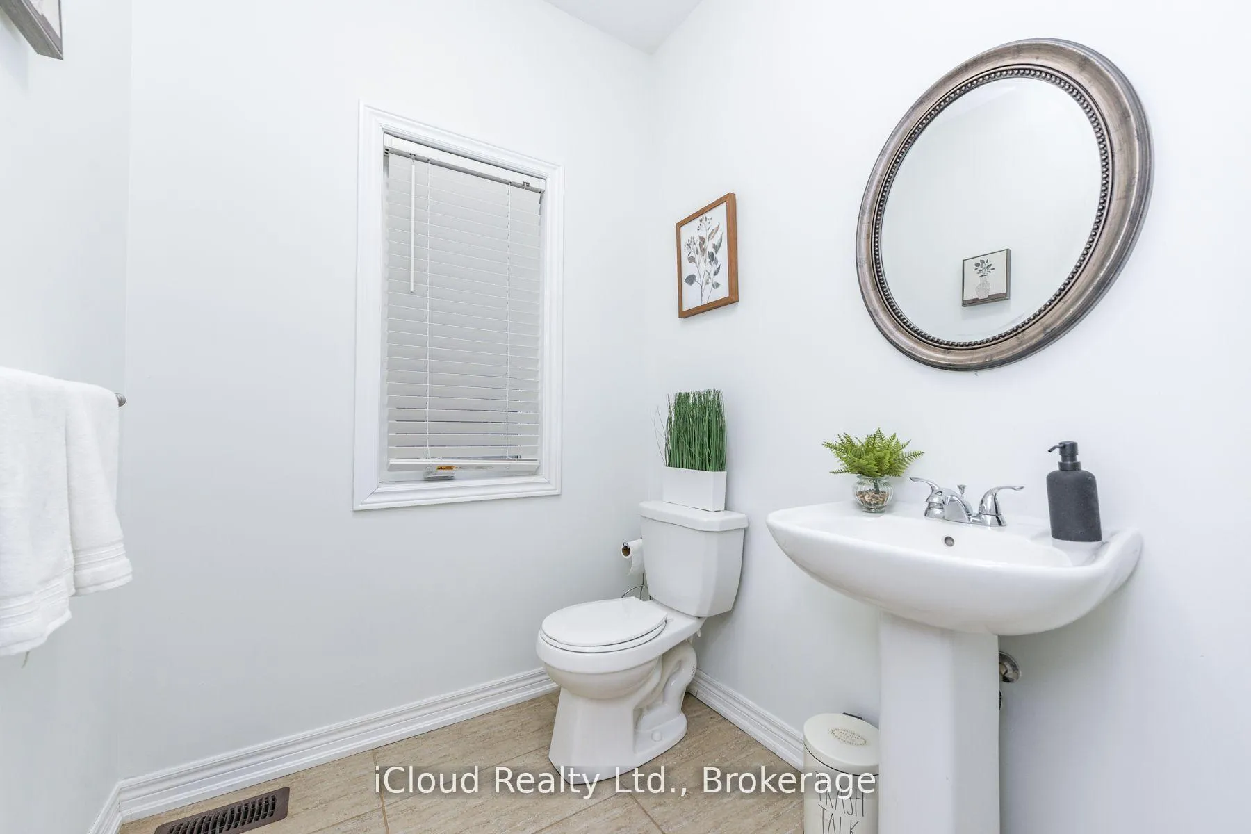 Photo 6 of 60 Valleyway Drive, Brampton, Credit Valley — HOMEH