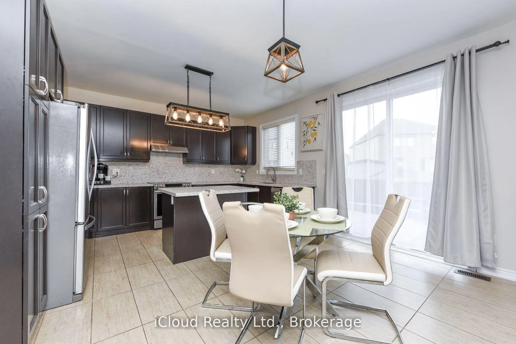 Photo 15 of 60 Valleyway Drive, Brampton, Credit Valley — HOMEH