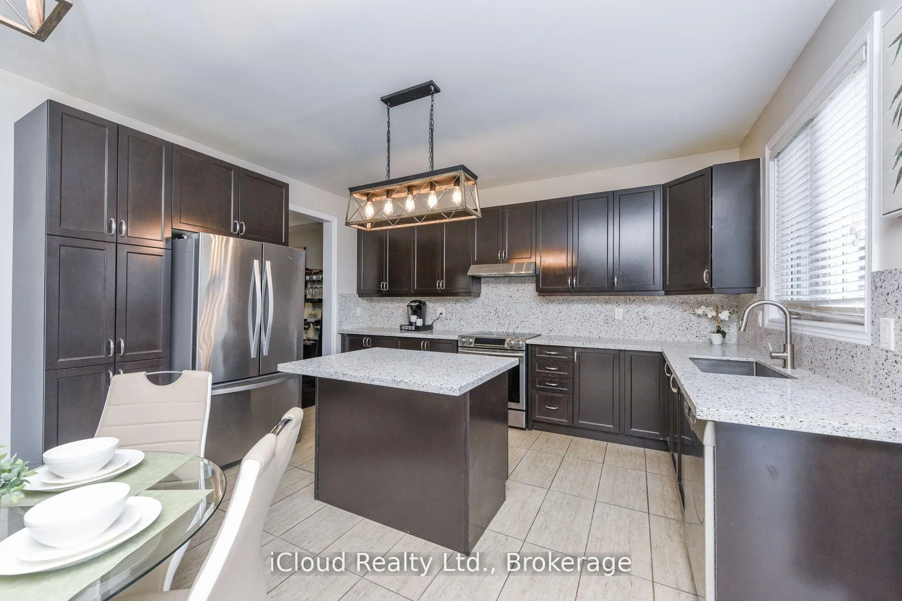 Photo 16 of 60 Valleyway Drive, Brampton, Credit Valley — HOMEH