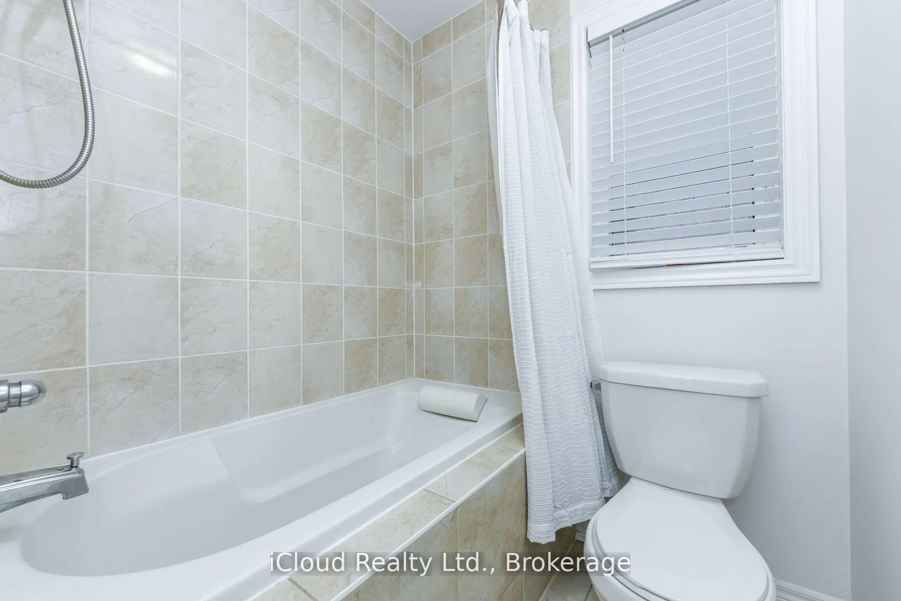 Photo 18 of 60 Valleyway Drive, Brampton, Credit Valley — HOMEH