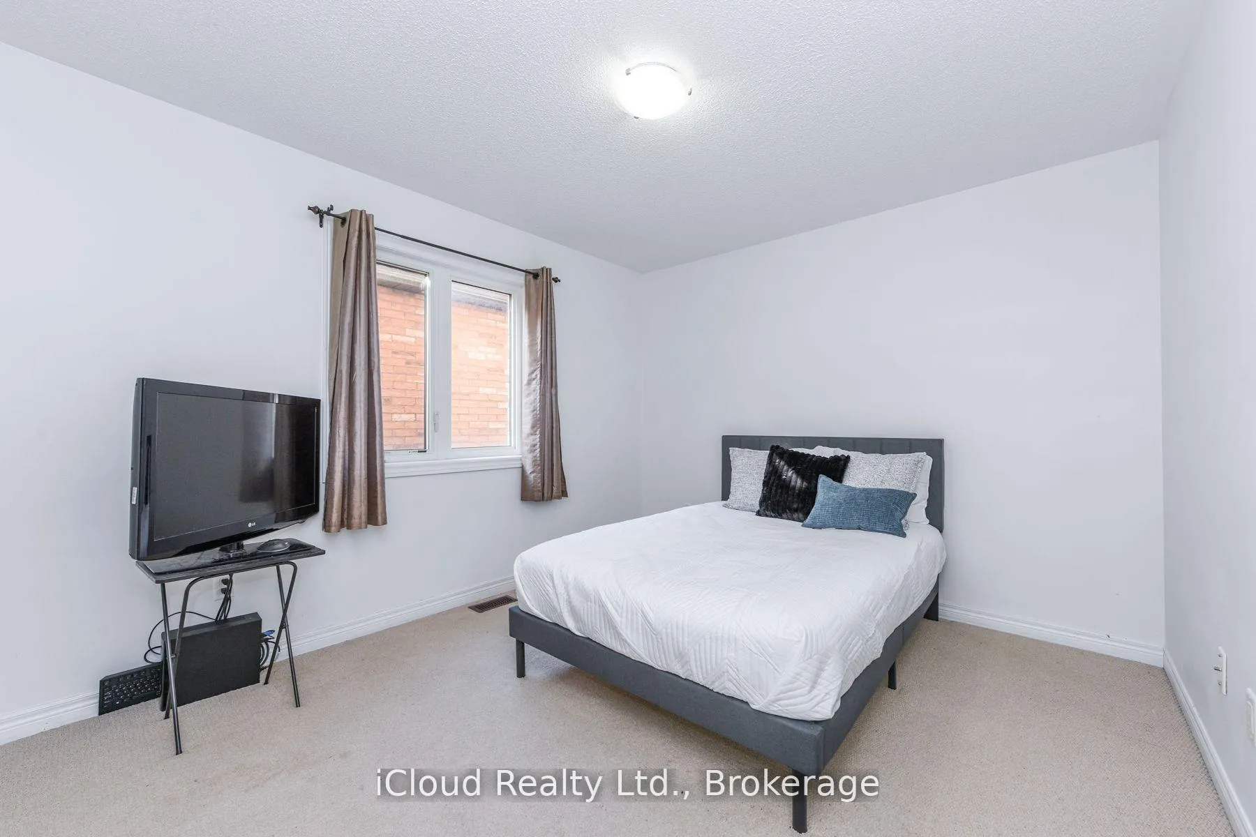 Photo 29 of 60 Valleyway Drive, Brampton, Credit Valley — HOMEH