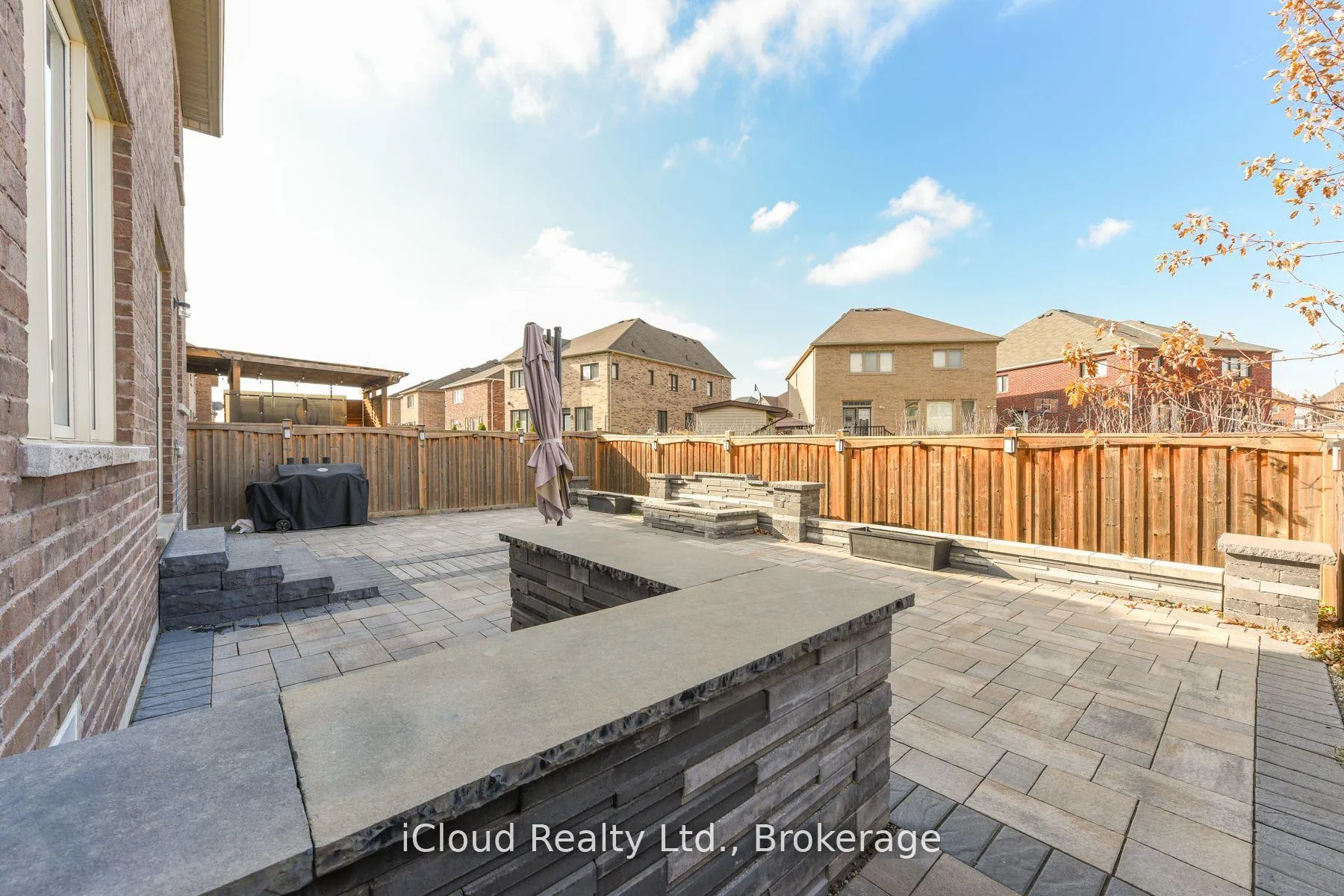 Photo 40 of 60 Valleyway Drive, Brampton, Credit Valley — HOMEH
