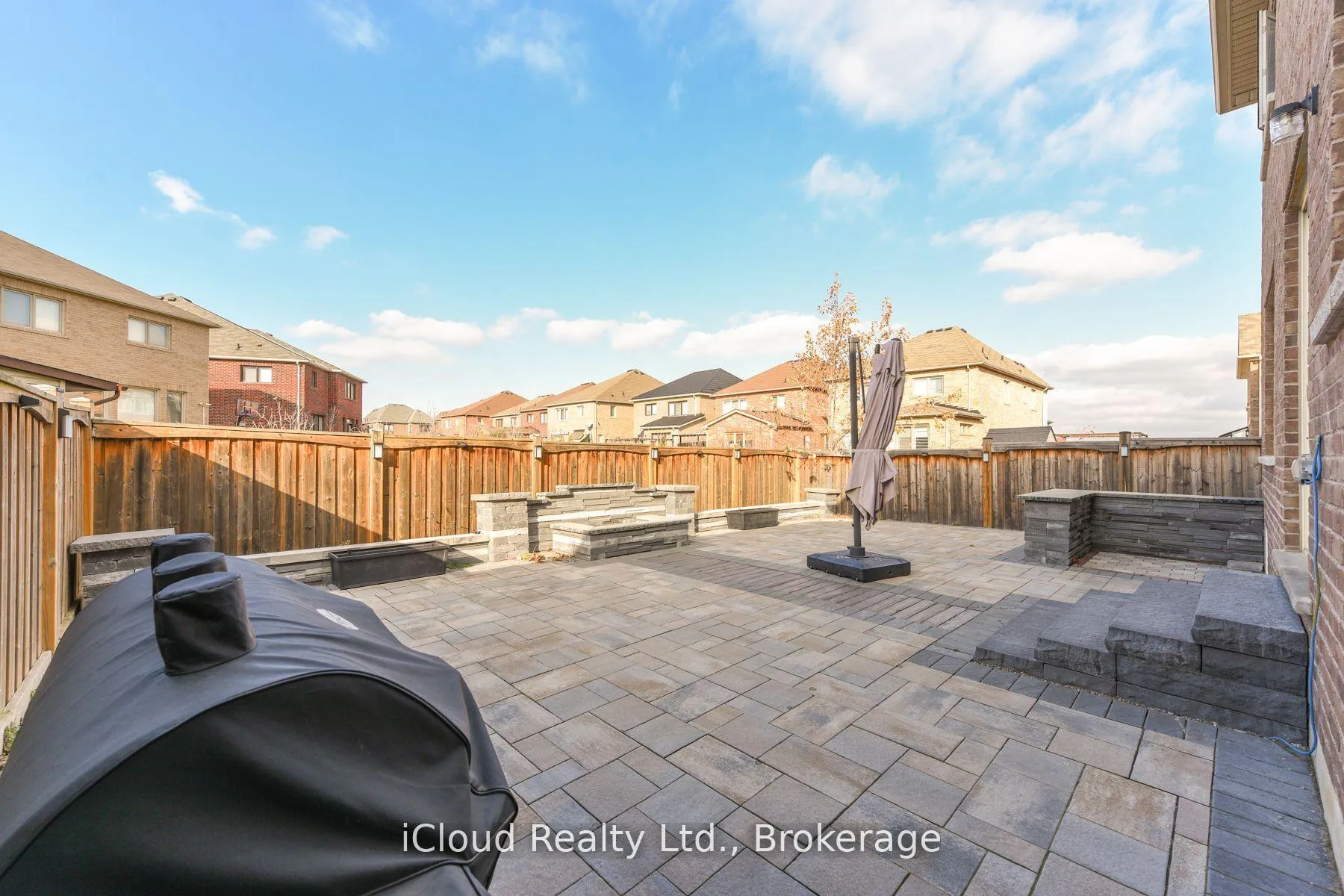 Photo 42 of 60 Valleyway Drive, Brampton, Credit Valley — HOMEH