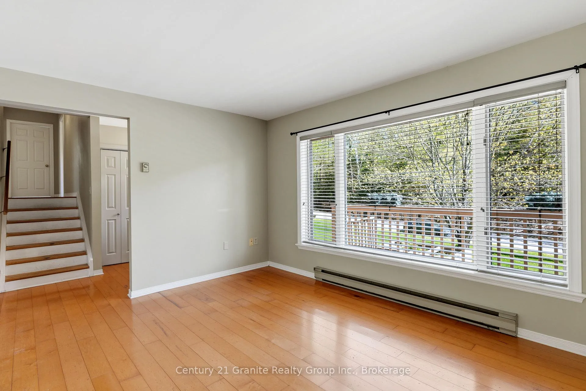 Photo 8 of 117 Riverside Drive E, Dysart et al, Dysart — HOMEH