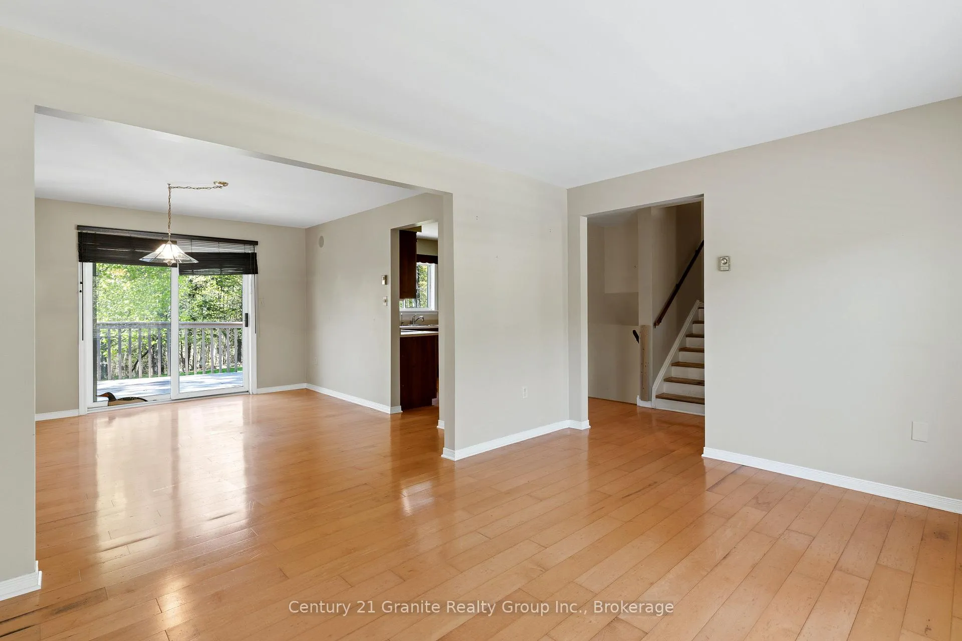 Photo 9 of 117 Riverside Drive E, Dysart et al, Dysart — HOMEH