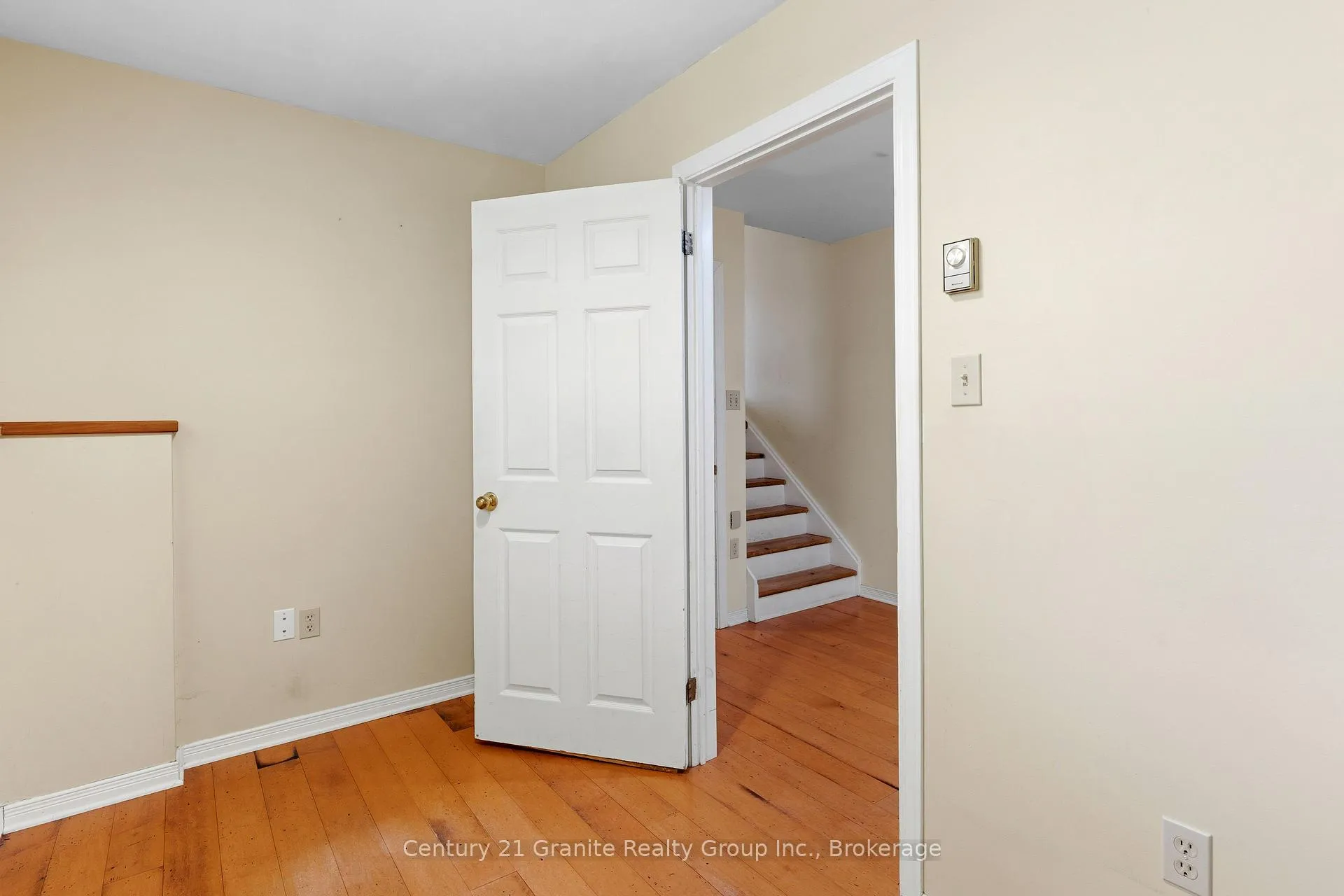 Photo 27 of 117 Riverside Drive E, Dysart et al, Dysart — HOMEH