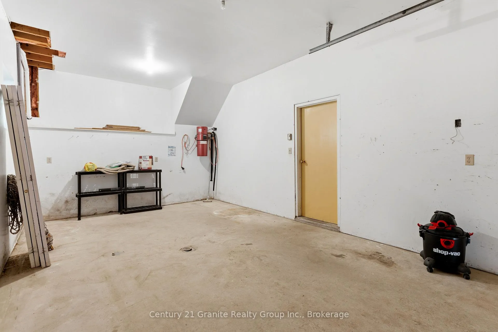 Photo 38 of 117 Riverside Drive E, Dysart et al, Dysart — HOMEH