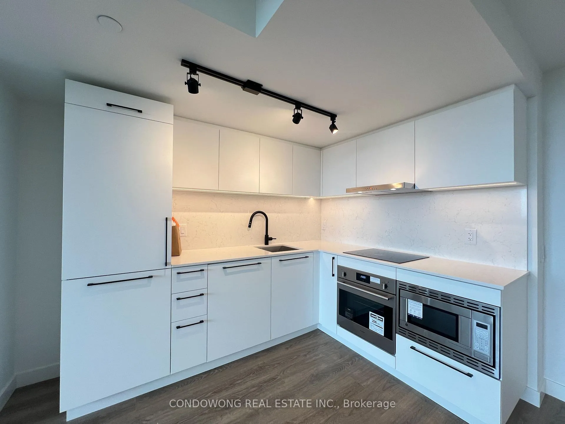 Photo 2 of Unit 609, 1050 Eastern Avenue, Toronto, The Beaches — HOMEH