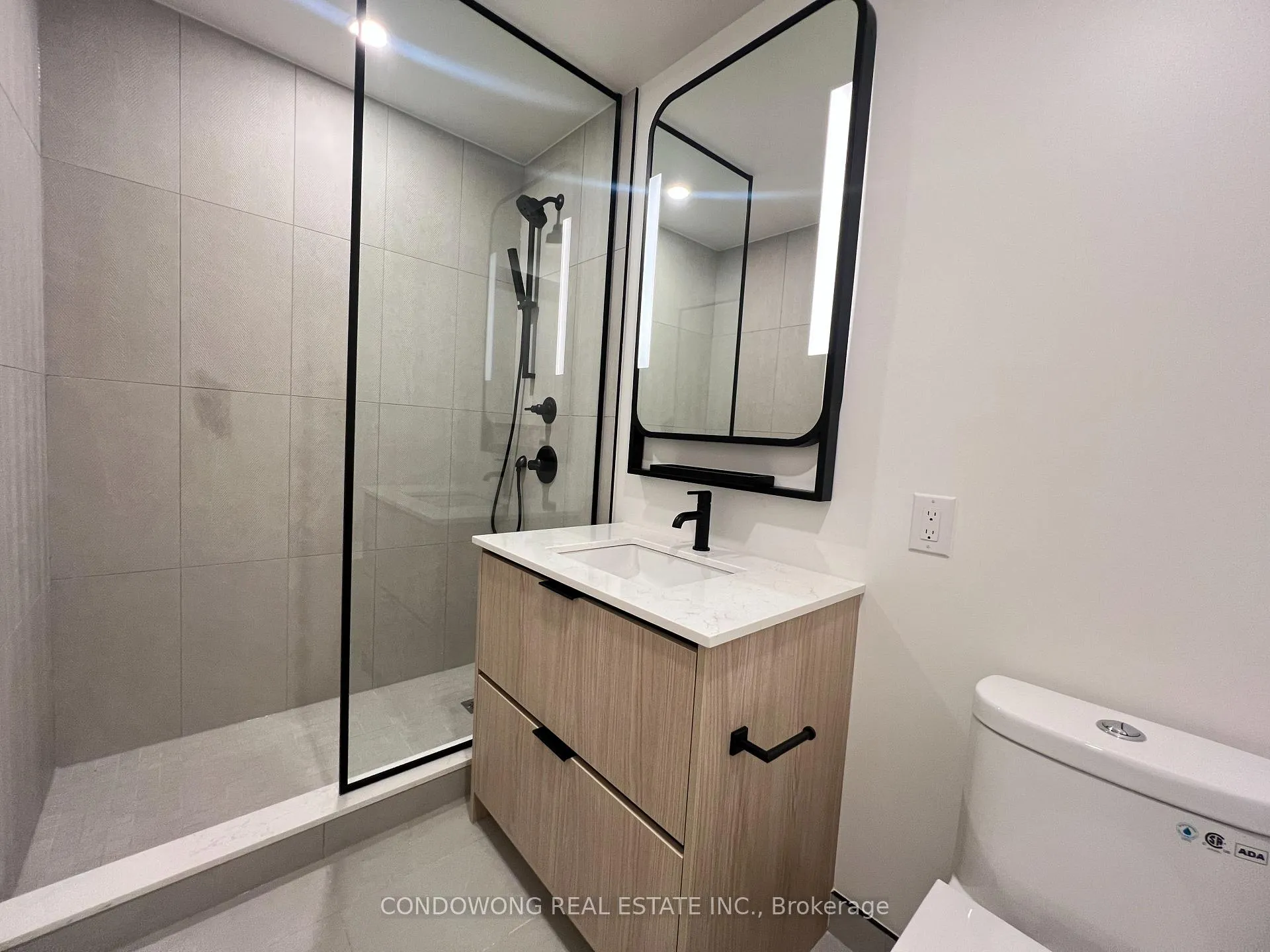 Photo 7 of Unit 609, 1050 Eastern Avenue, Toronto, The Beaches — HOMEH