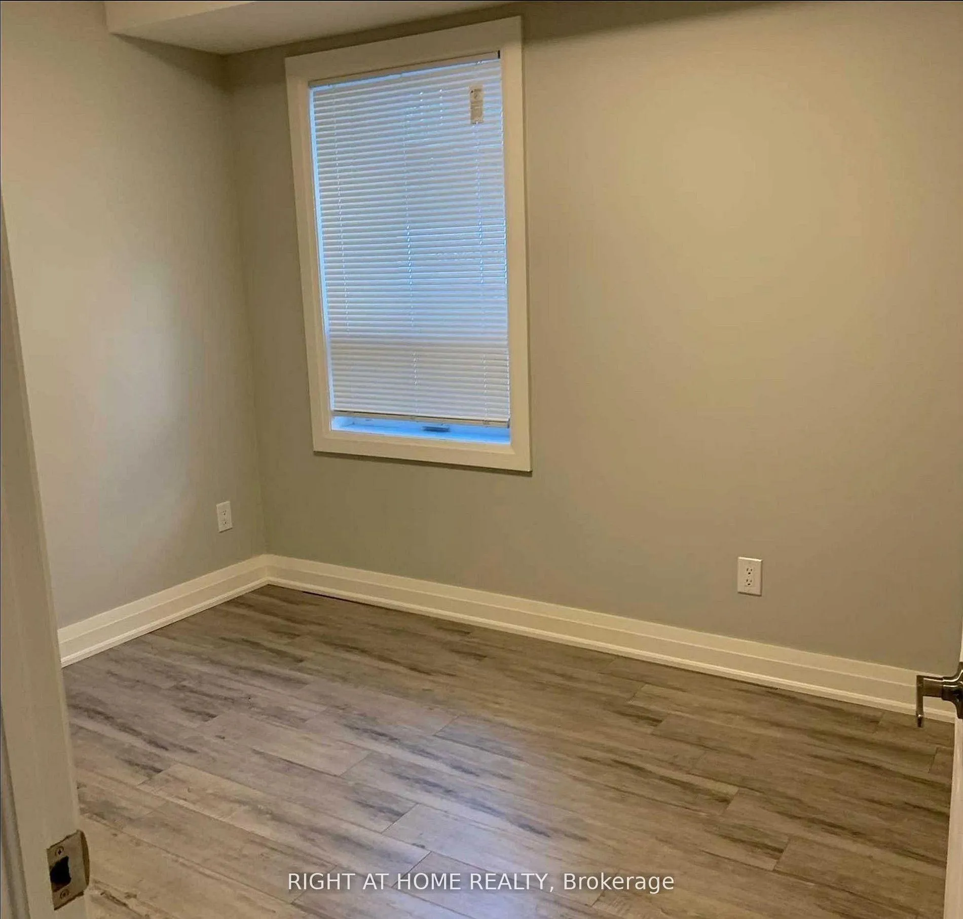 Photo 8 of Unit 1, 31 Alma Avenue, Toronto, Little Portugal — HOMEH