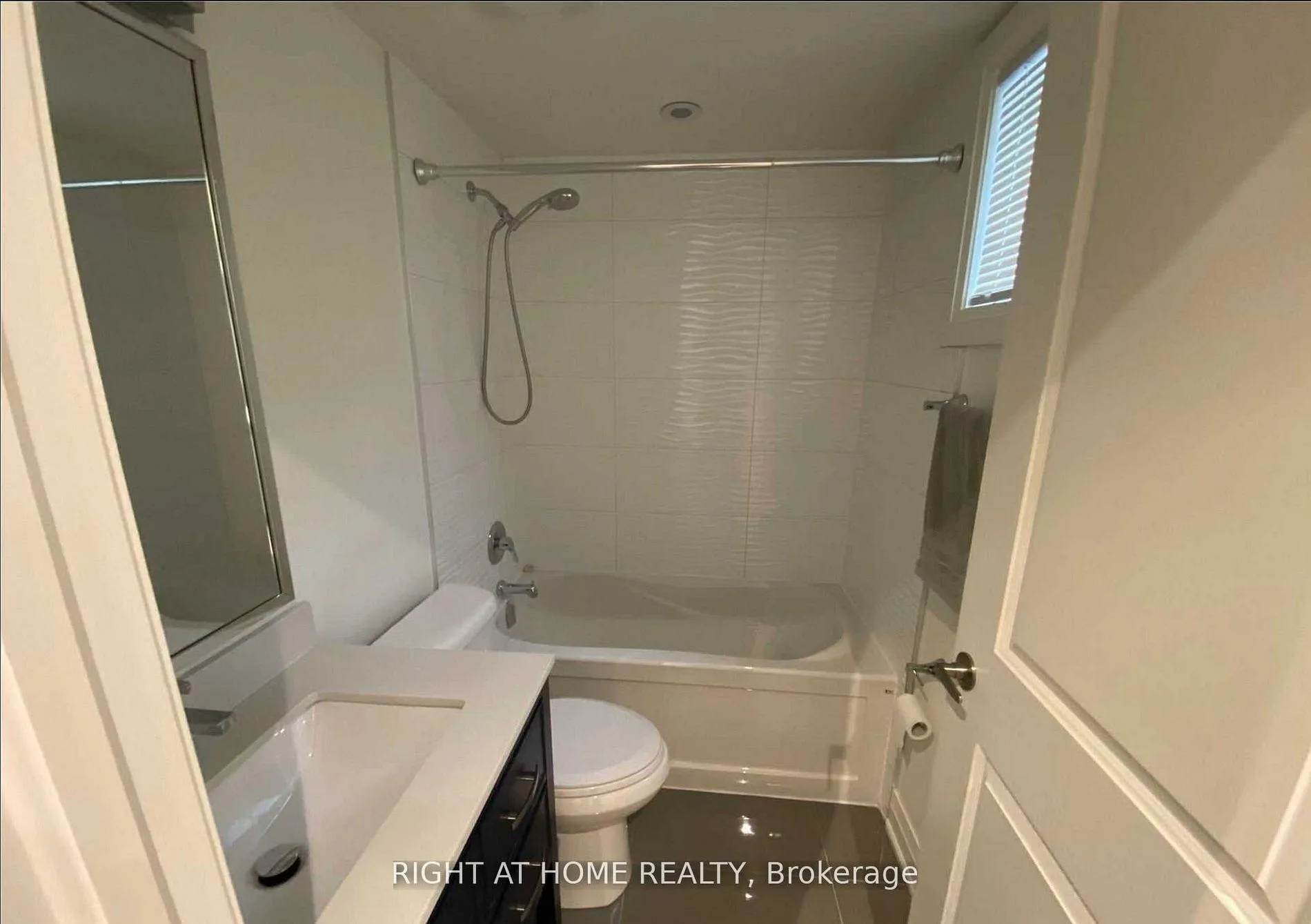 Photo 10 of Unit 1, 31 Alma Avenue, Toronto, Little Portugal — HOMEH
