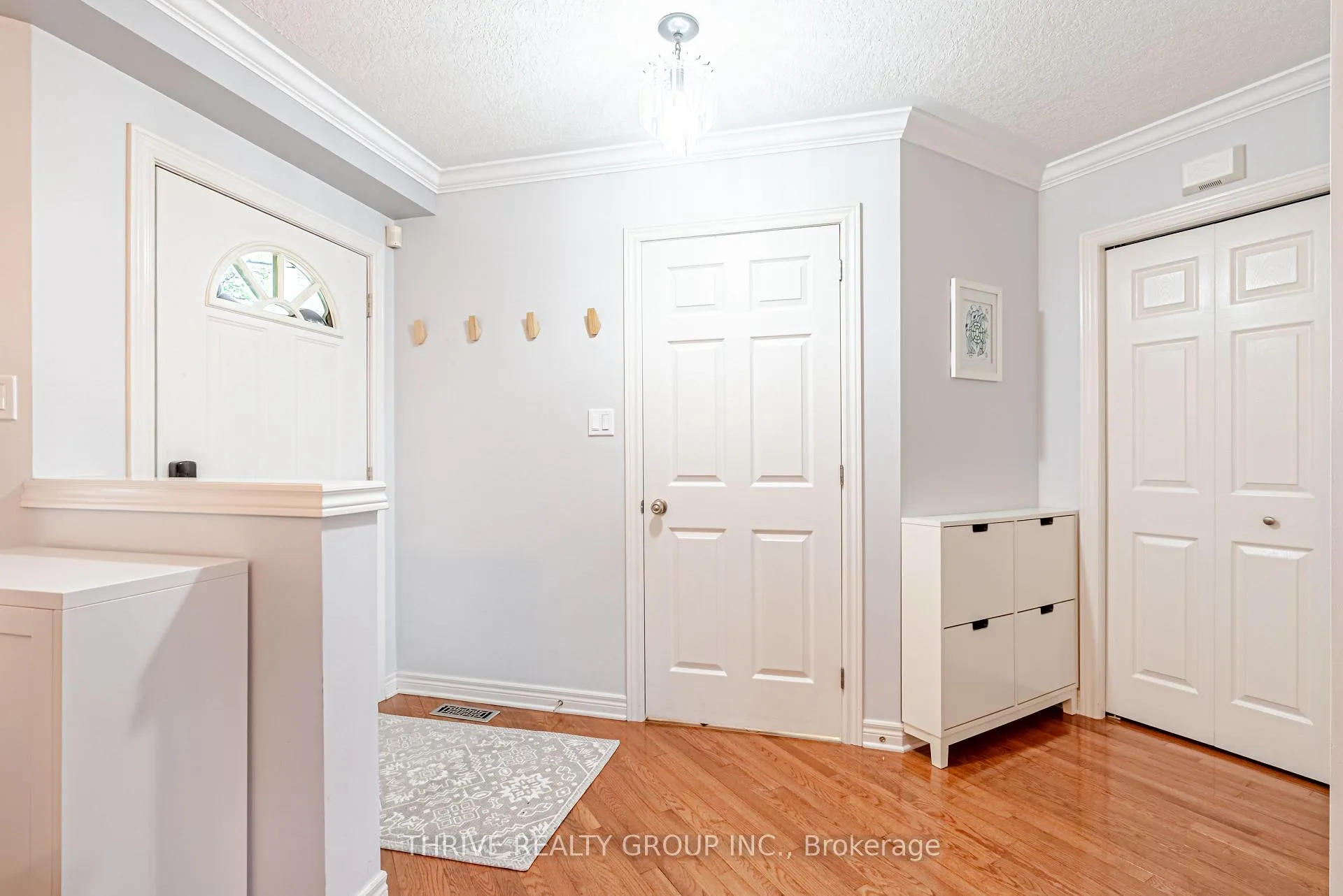 Photo 4 of 2374 Meadowgate Boulevard, London, South U — HOMEH