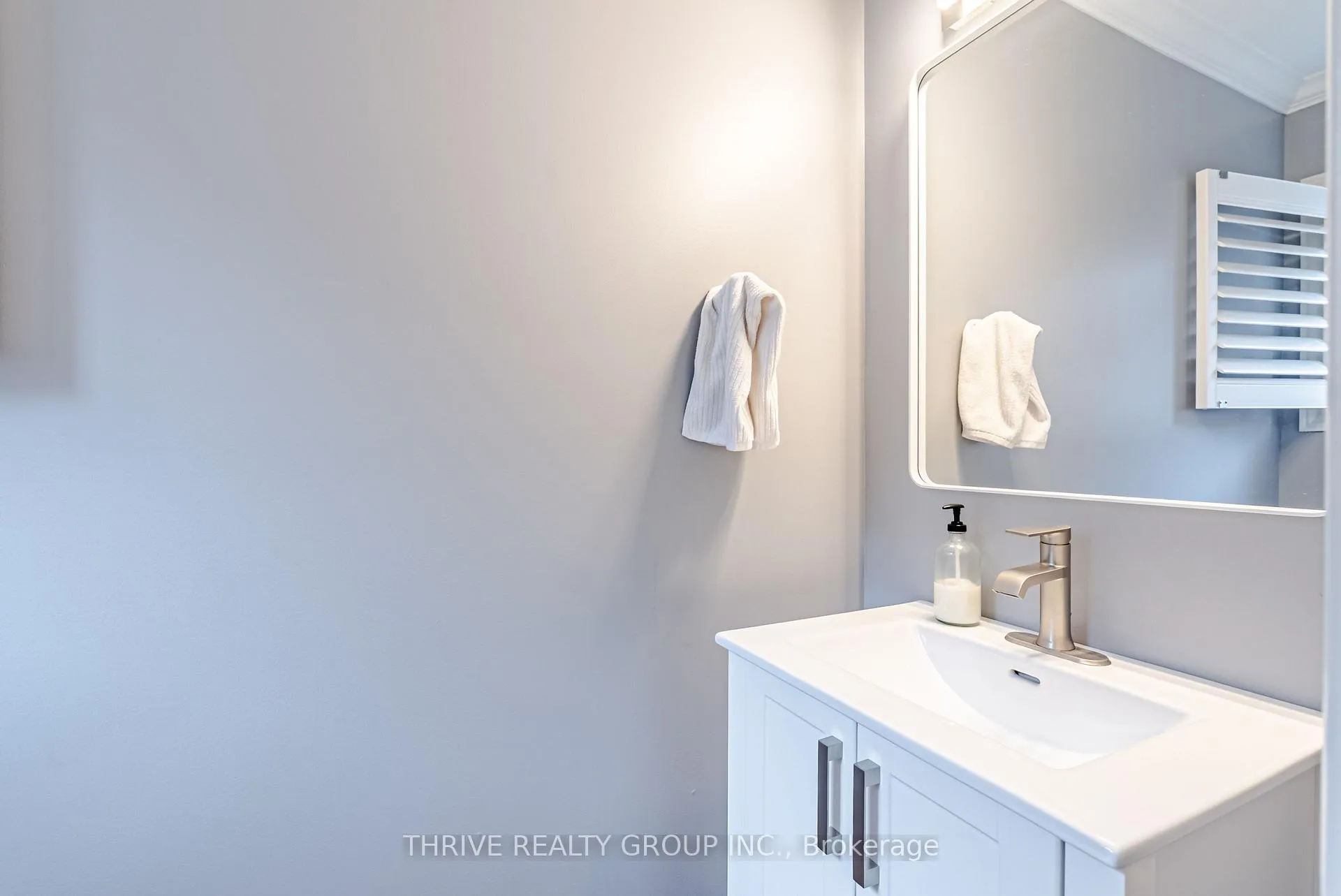 Photo 17 of 2374 Meadowgate Boulevard, London, South U — HOMEH