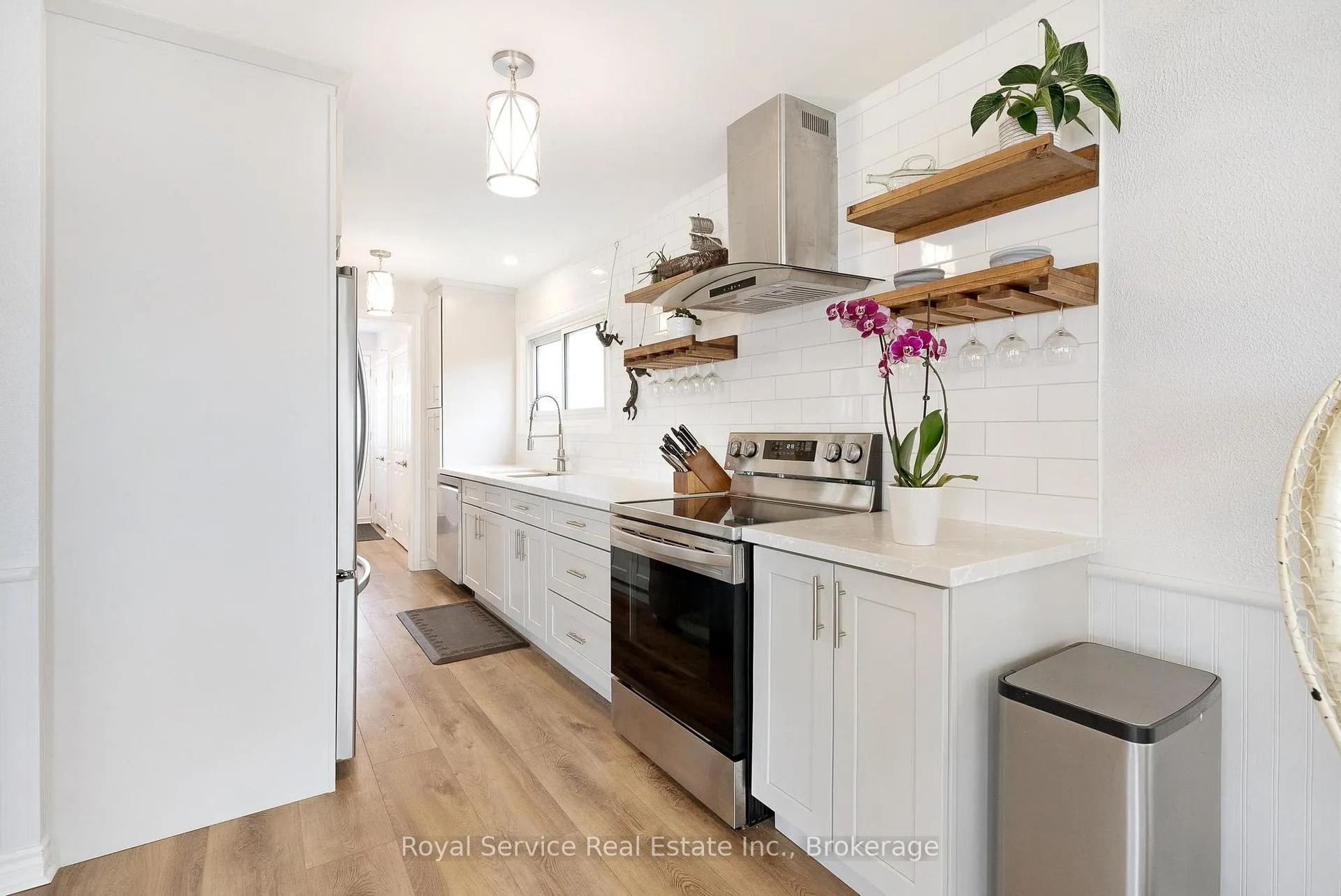 Photo 6 of 136 Onderdonk Lane, Prince Edward County, Ameliasburg Ward — HOMEH