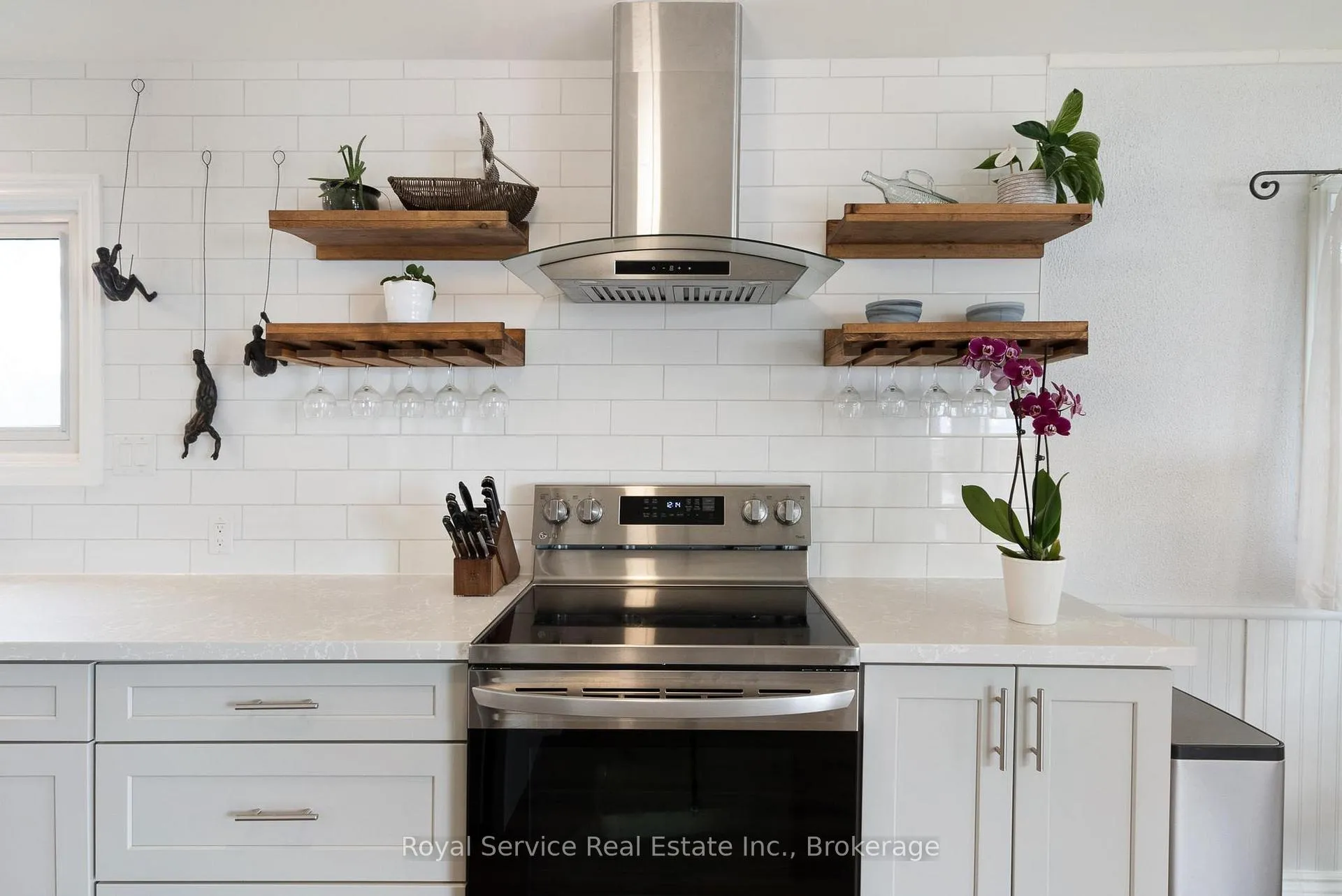 Photo 7 of 136 Onderdonk Lane, Prince Edward County, Ameliasburg Ward — HOMEH