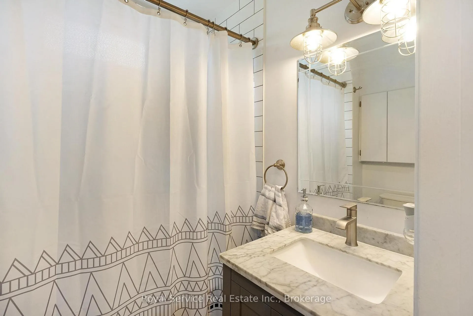 Photo 18 of 136 Onderdonk Lane, Prince Edward County, Ameliasburg Ward — HOMEH