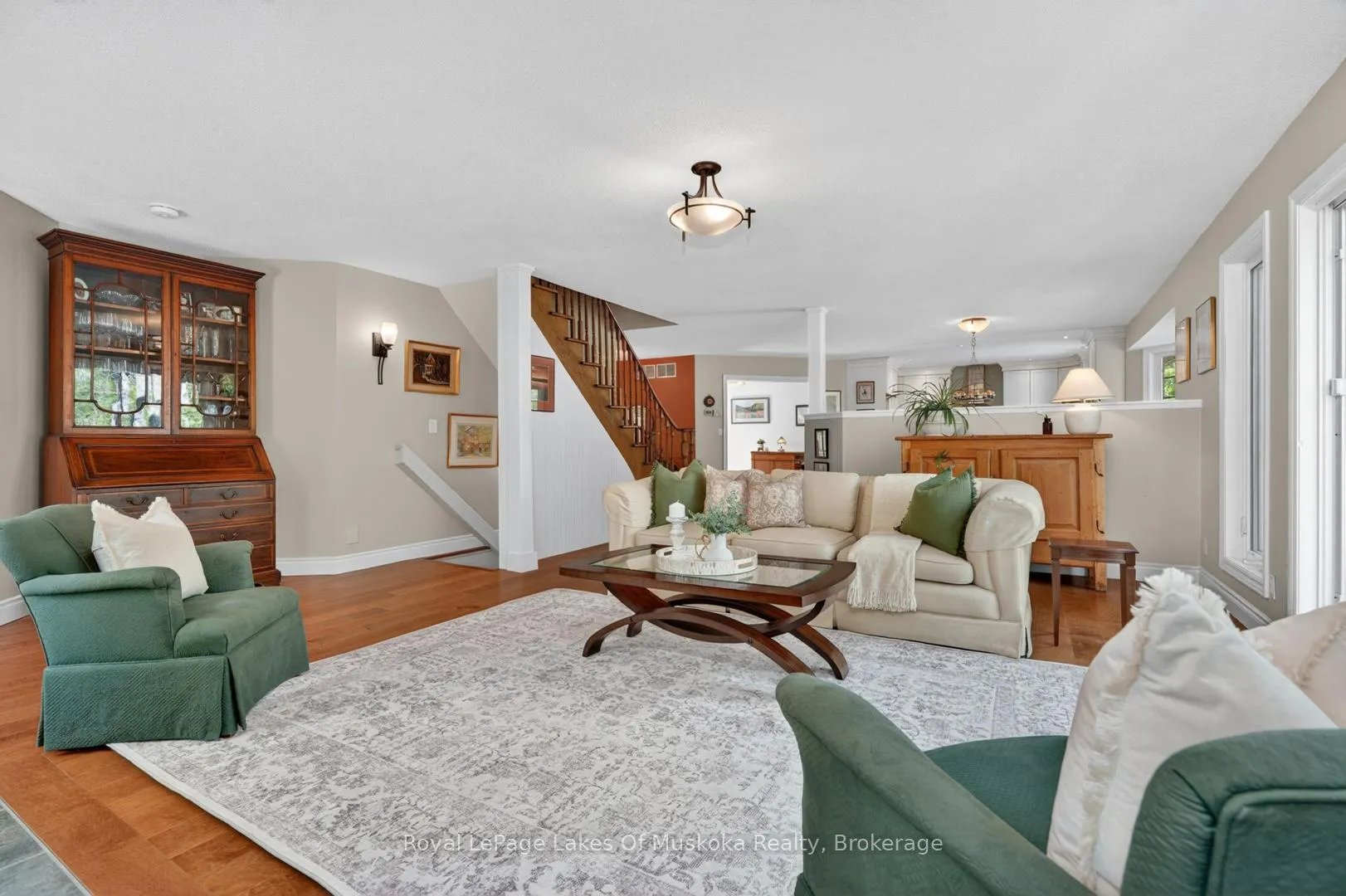 Photo 9 of 19 The Granite Bluff, Bracebridge, Macaulay — HOMEH
