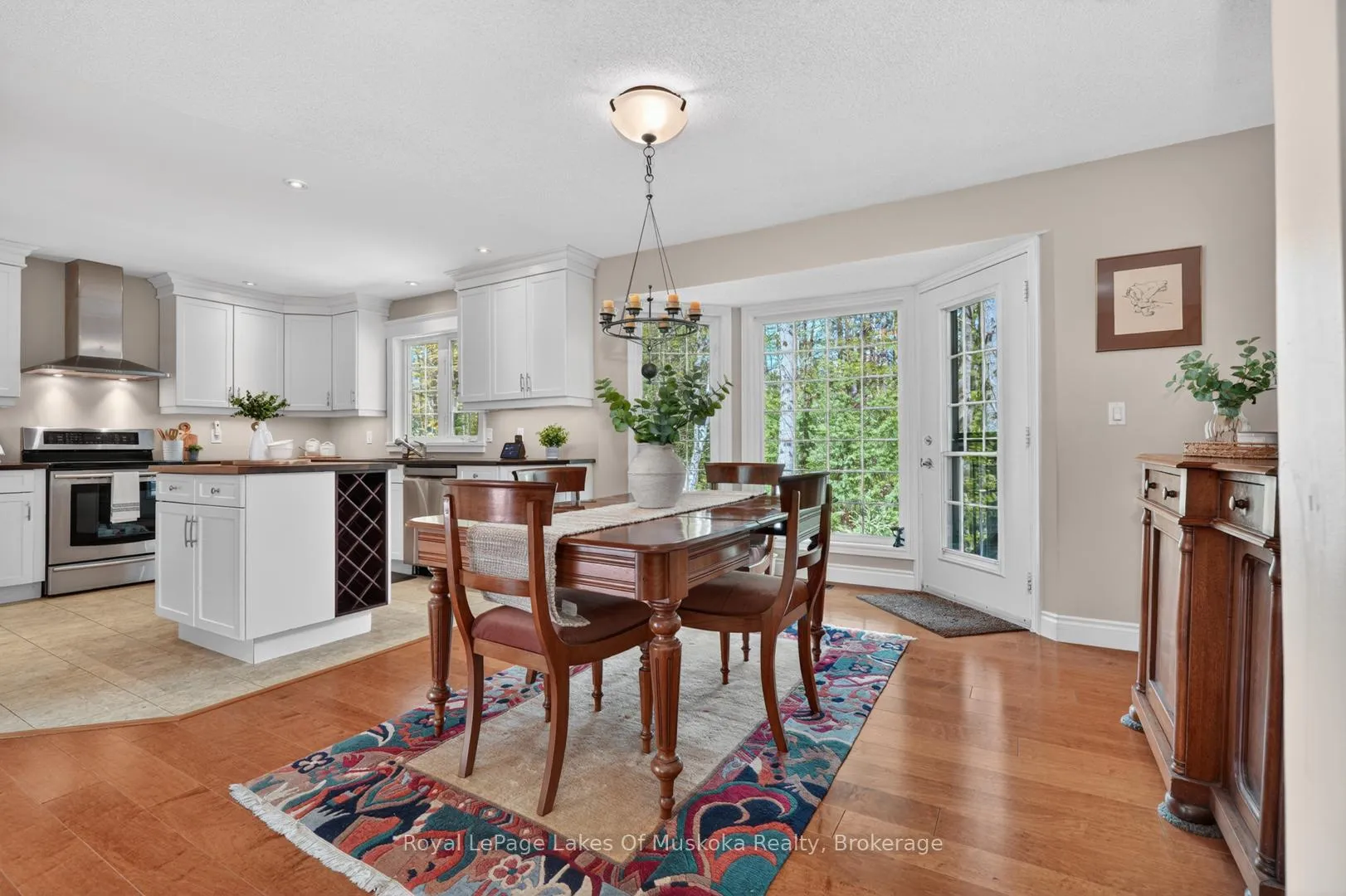 Photo 17 of 19 The Granite Bluff, Bracebridge, Macaulay — HOMEH
