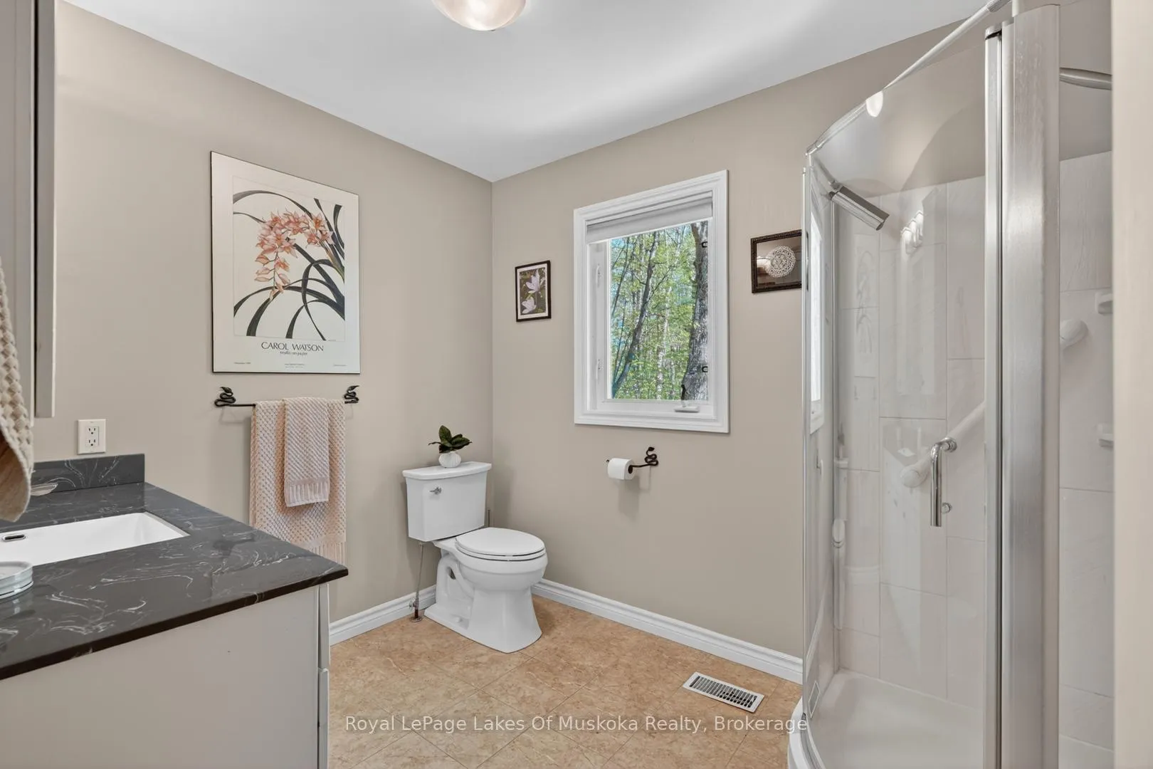 Photo 27 of 19 The Granite Bluff, Bracebridge, Macaulay — HOMEH