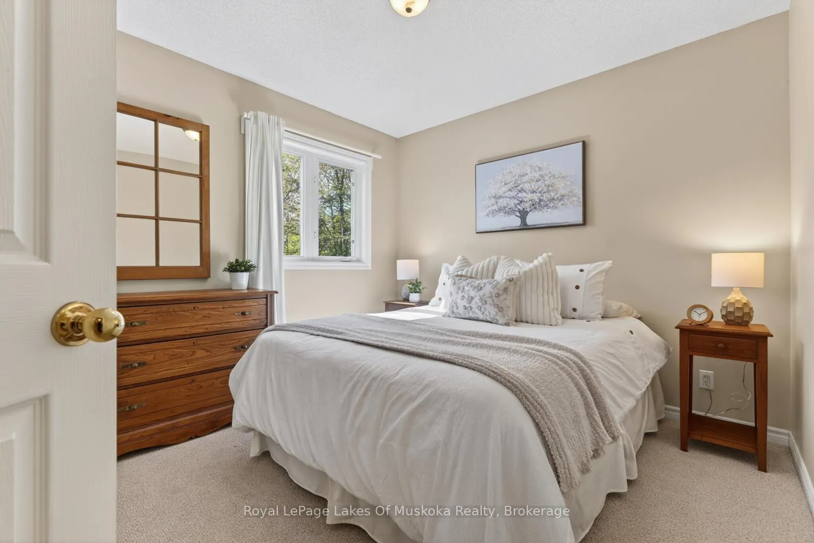 Photo 28 of 19 The Granite Bluff, Bracebridge, Macaulay — HOMEH