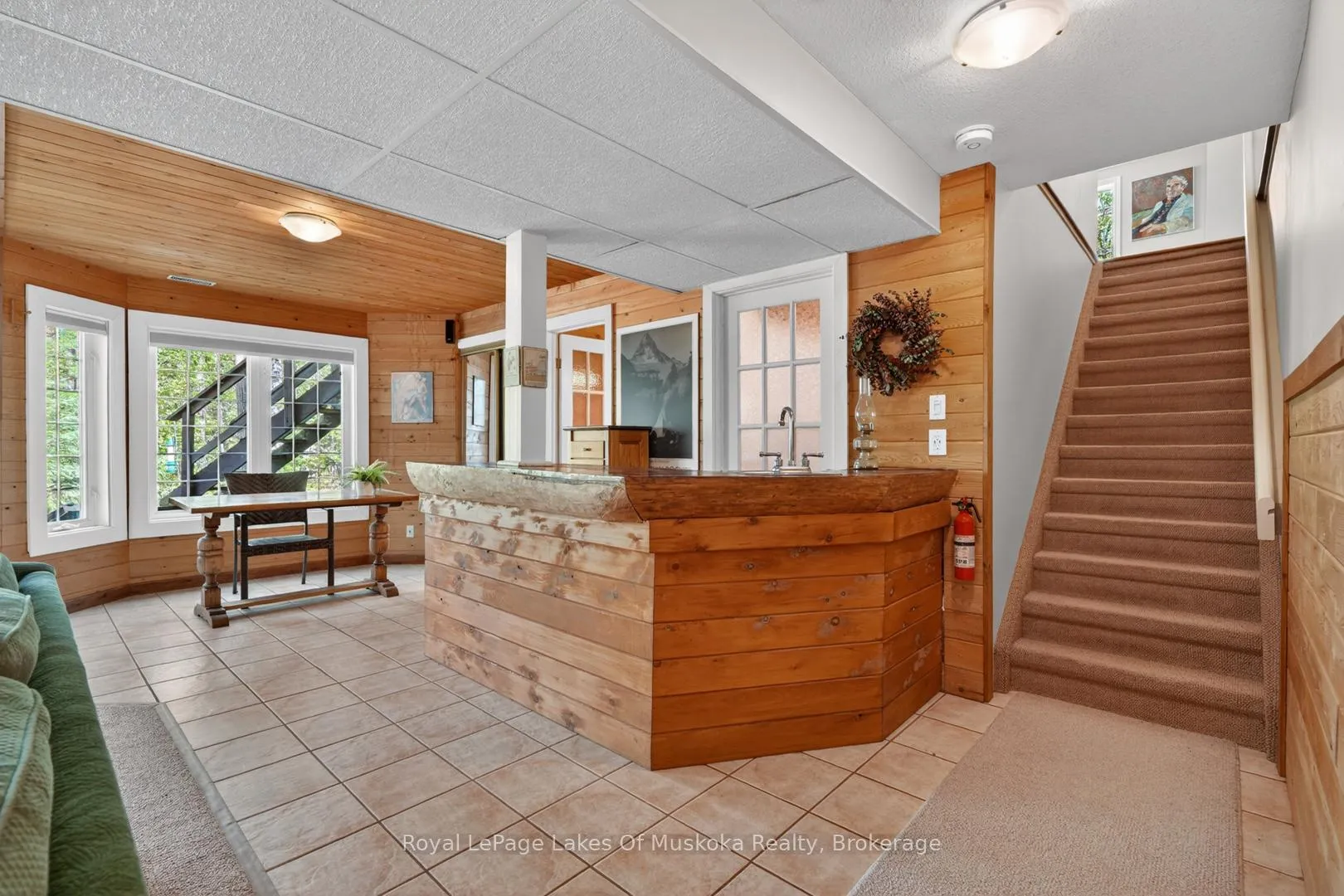 Photo 32 of 19 The Granite Bluff, Bracebridge, Macaulay — HOMEH