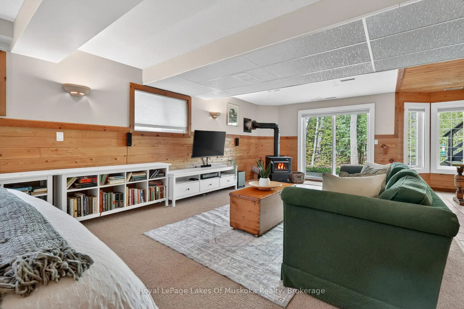 Photo 35 of 19 The Granite Bluff, Bracebridge, Macaulay — HOMEH