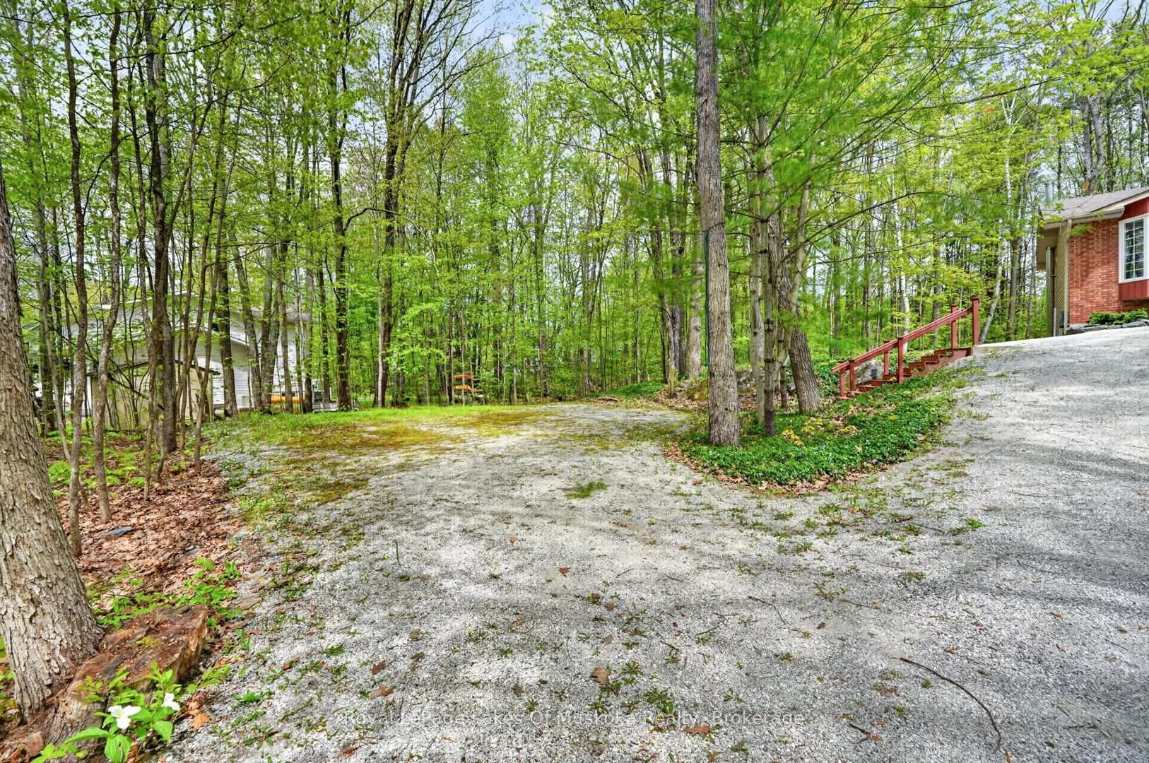 Photo 41 of 19 The Granite Bluff, Bracebridge, Macaulay — HOMEH