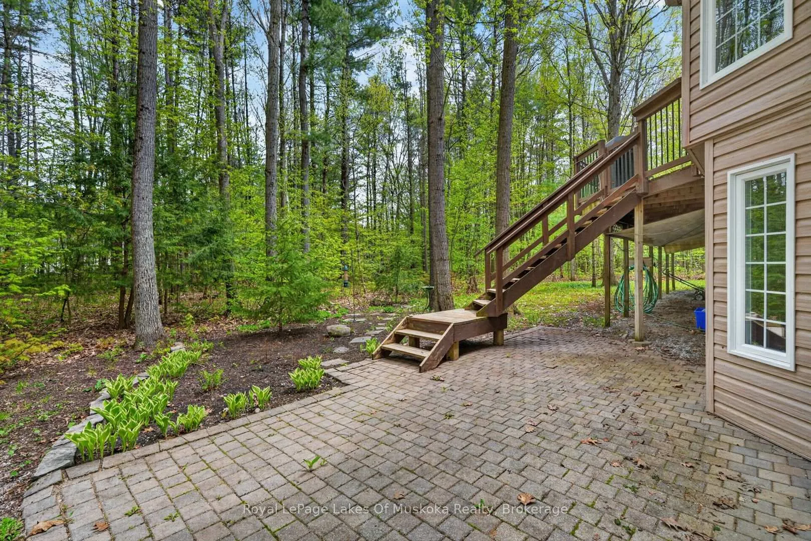 Photo 43 of 19 The Granite Bluff, Bracebridge, Macaulay — HOMEH