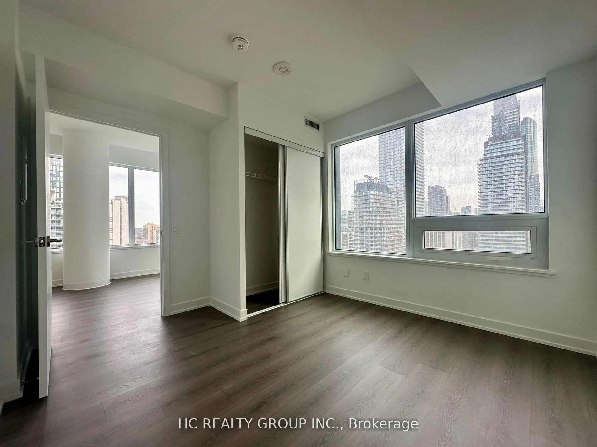 Photo 9 of Unit 2012, 8 Wellesley Street W, Toronto, Bay Street Corridor — HOMEH