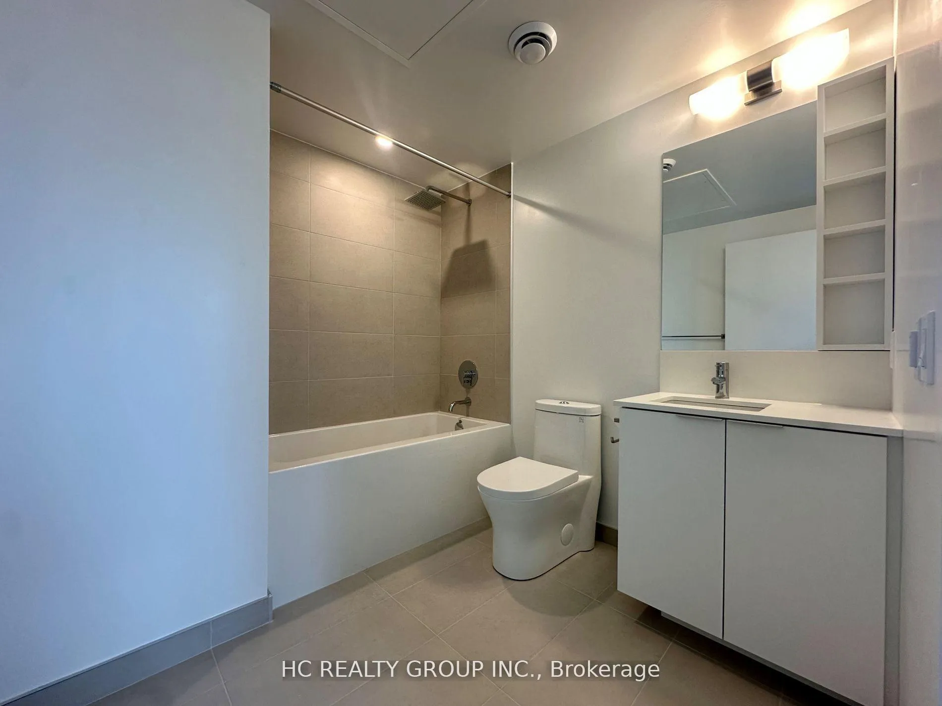 Photo 10 of Unit 2012, 8 Wellesley Street W, Toronto, Bay Street Corridor — HOMEH