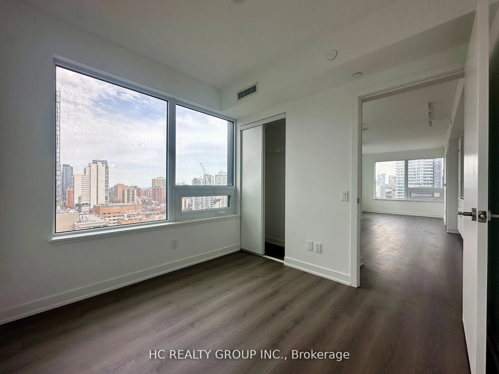 Photo 12 of Unit 2012, 8 Wellesley Street W, Toronto, Bay Street Corridor — HOMEH