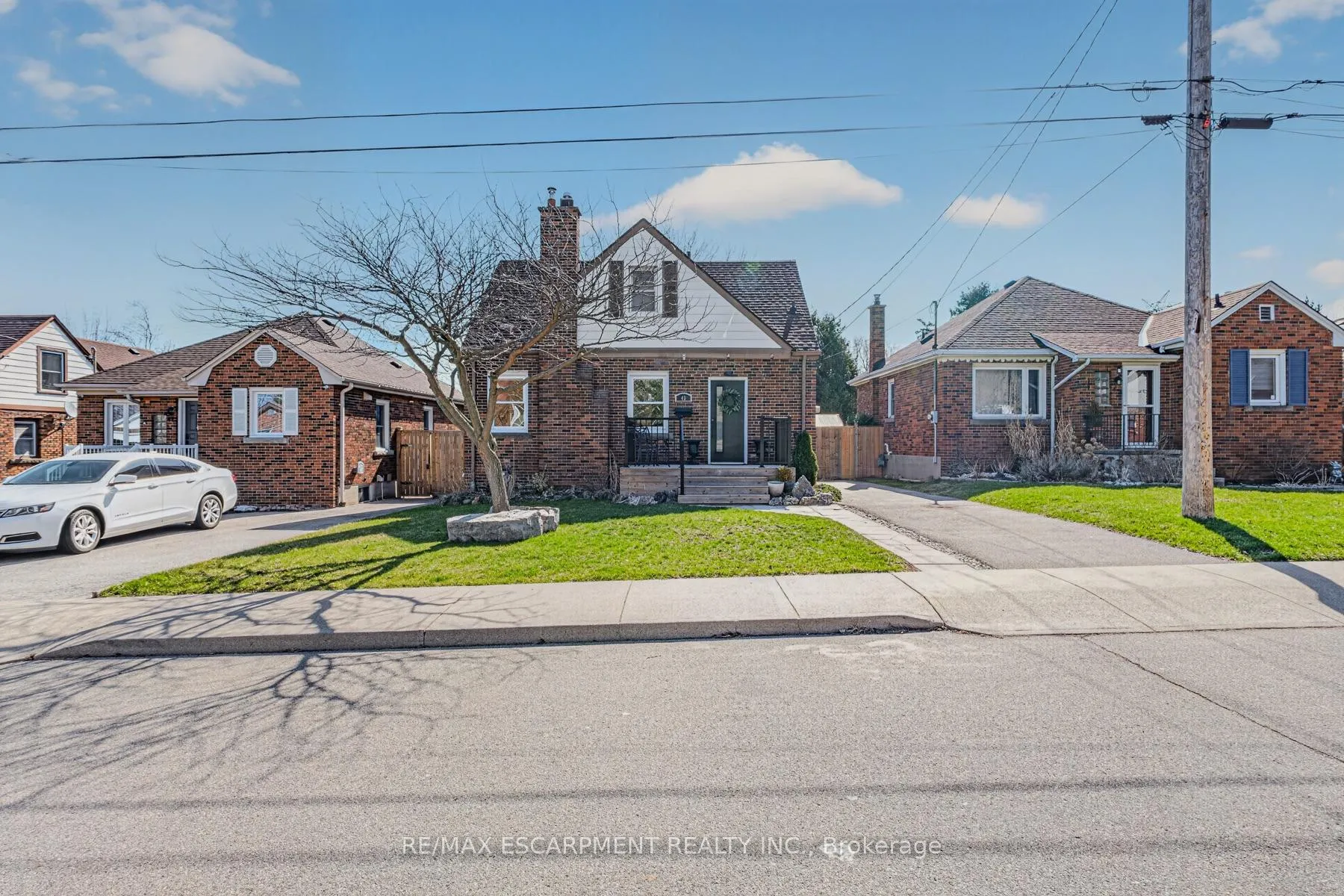 Front of 43 Woodbridge Road