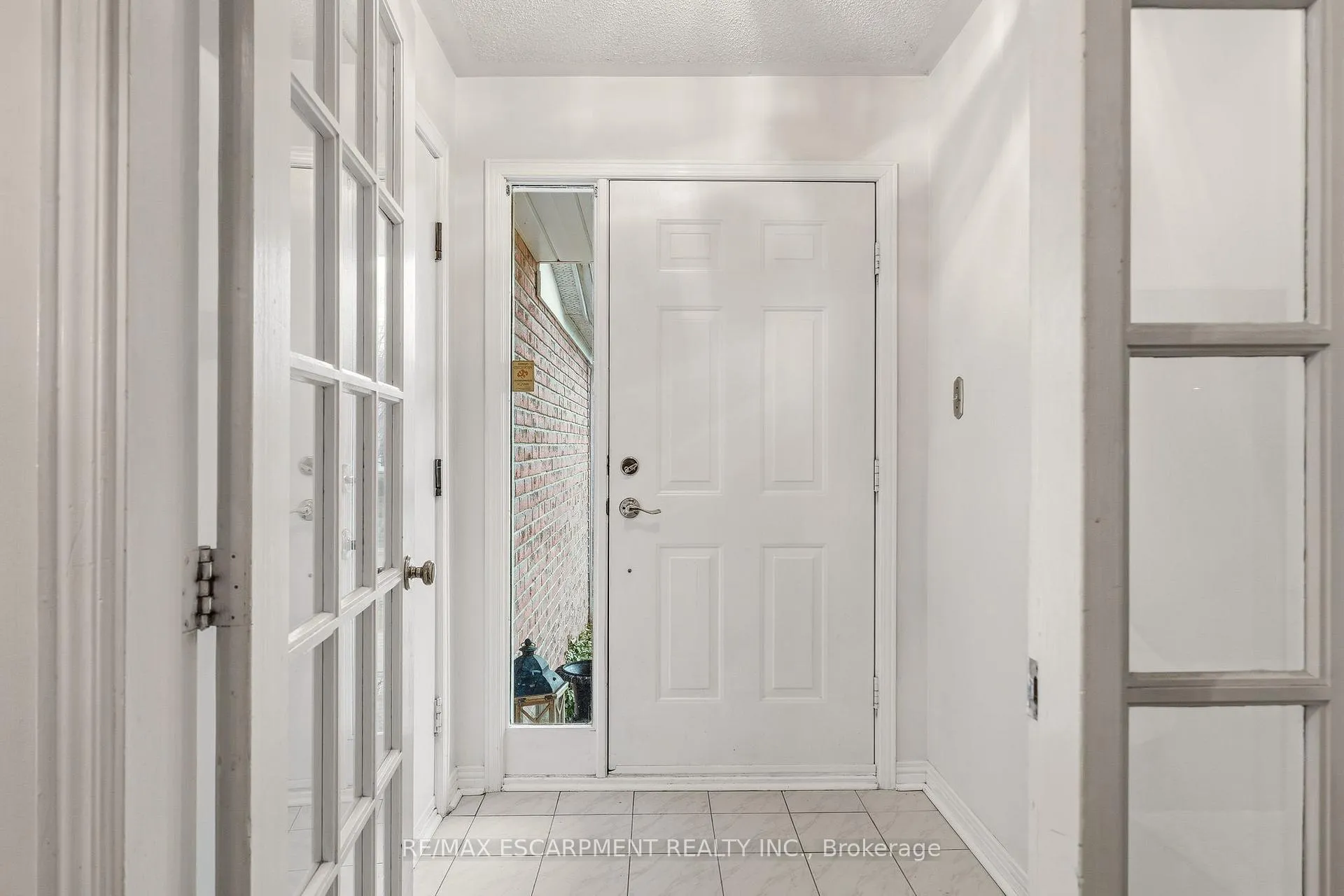 Photo 4 of 4150 Millcroft Park Drive, Burlington, Rose — HOMEH
