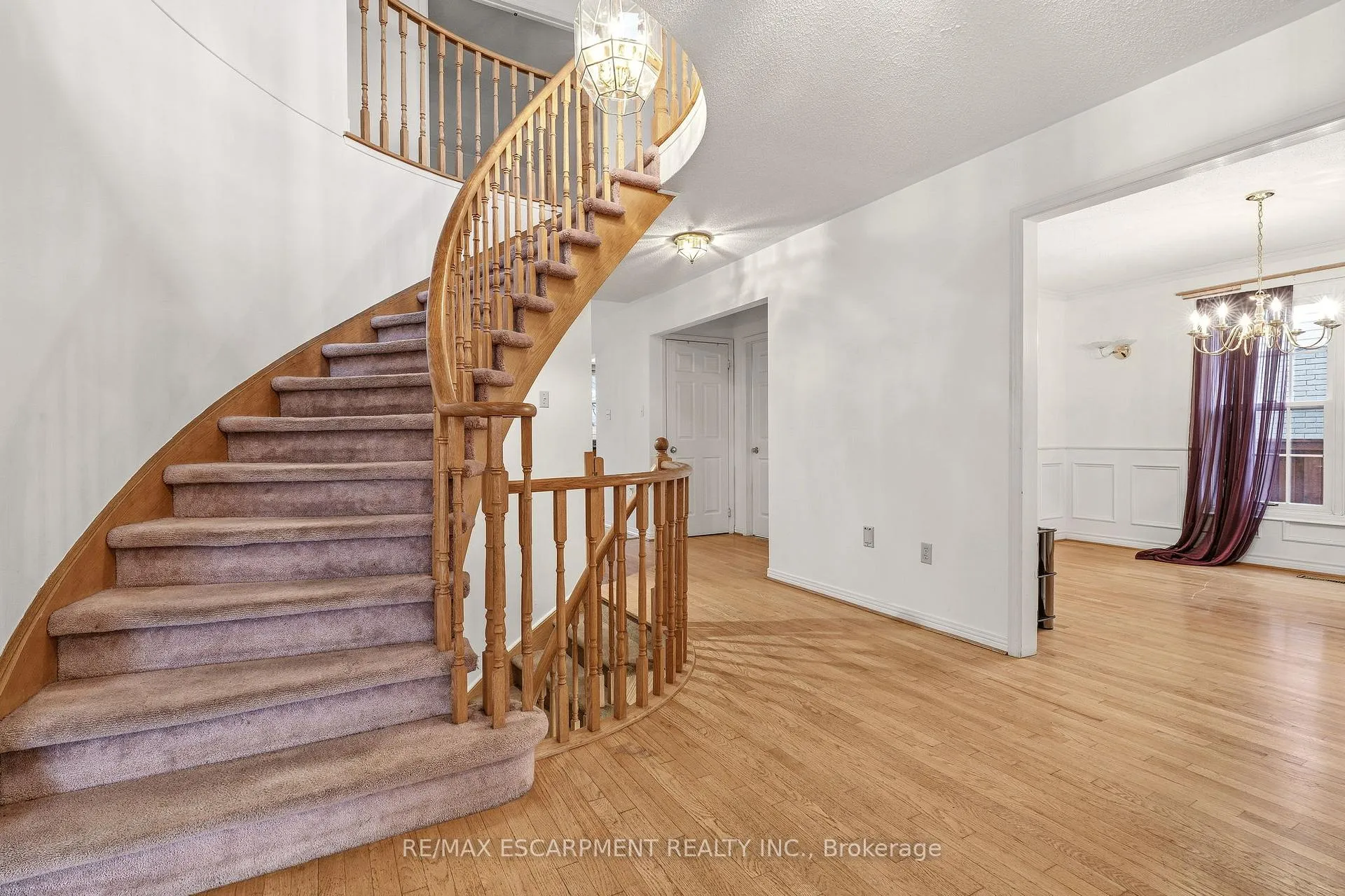 Photo 5 of 4150 Millcroft Park Drive, Burlington, Rose — HOMEH