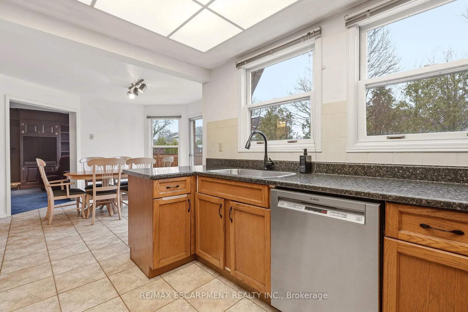 Photo 16 of 4150 Millcroft Park Drive, Burlington, Rose — HOMEH