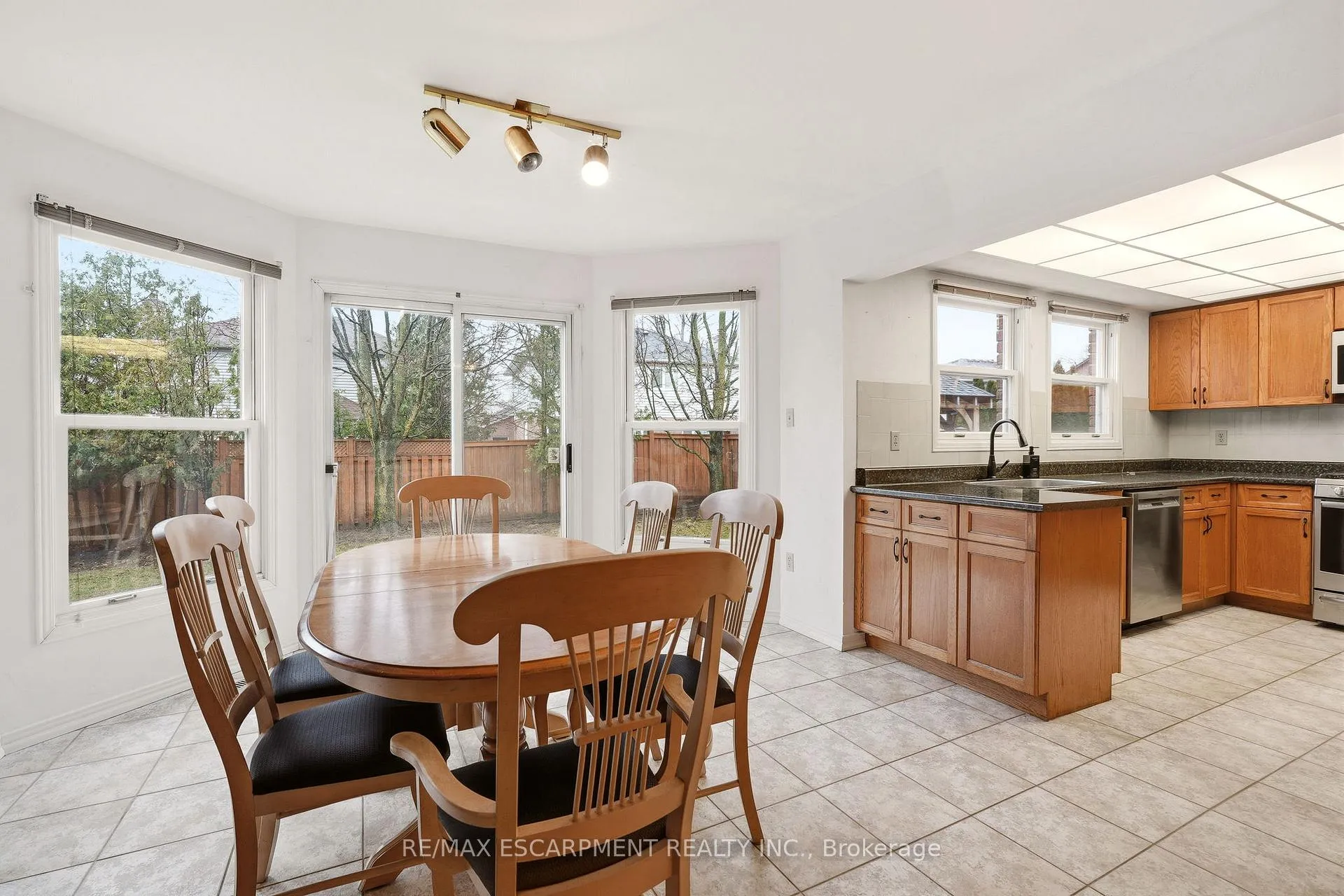 Photo 17 of 4150 Millcroft Park Drive, Burlington, Rose — HOMEH