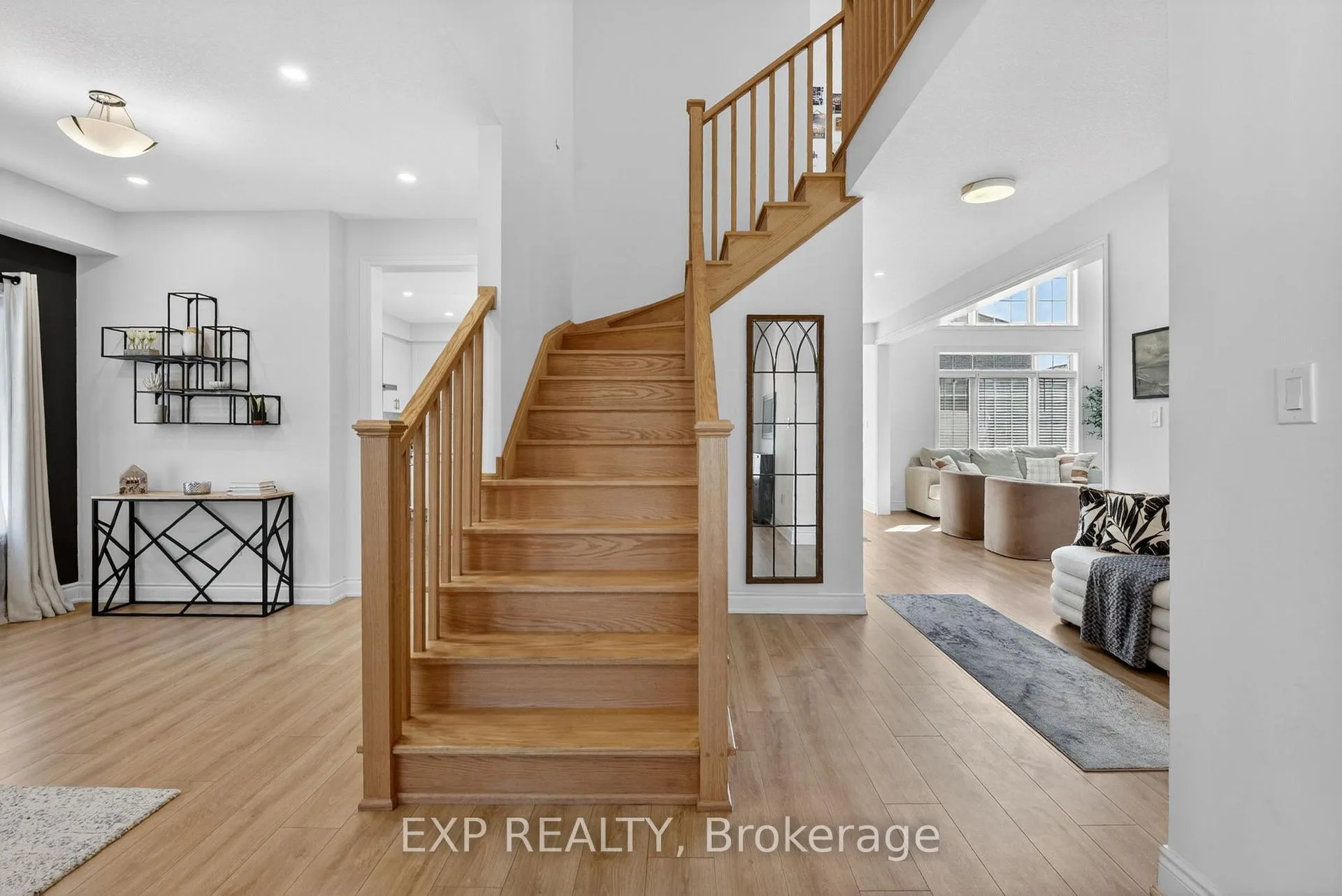 Photo 4 of 14 Venture Way, Thorold, Rolling Meadows — HOMEH